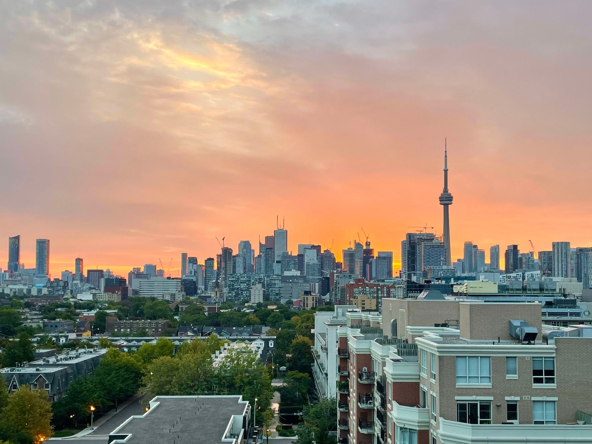 #907 -1030 KING ST W Toronto