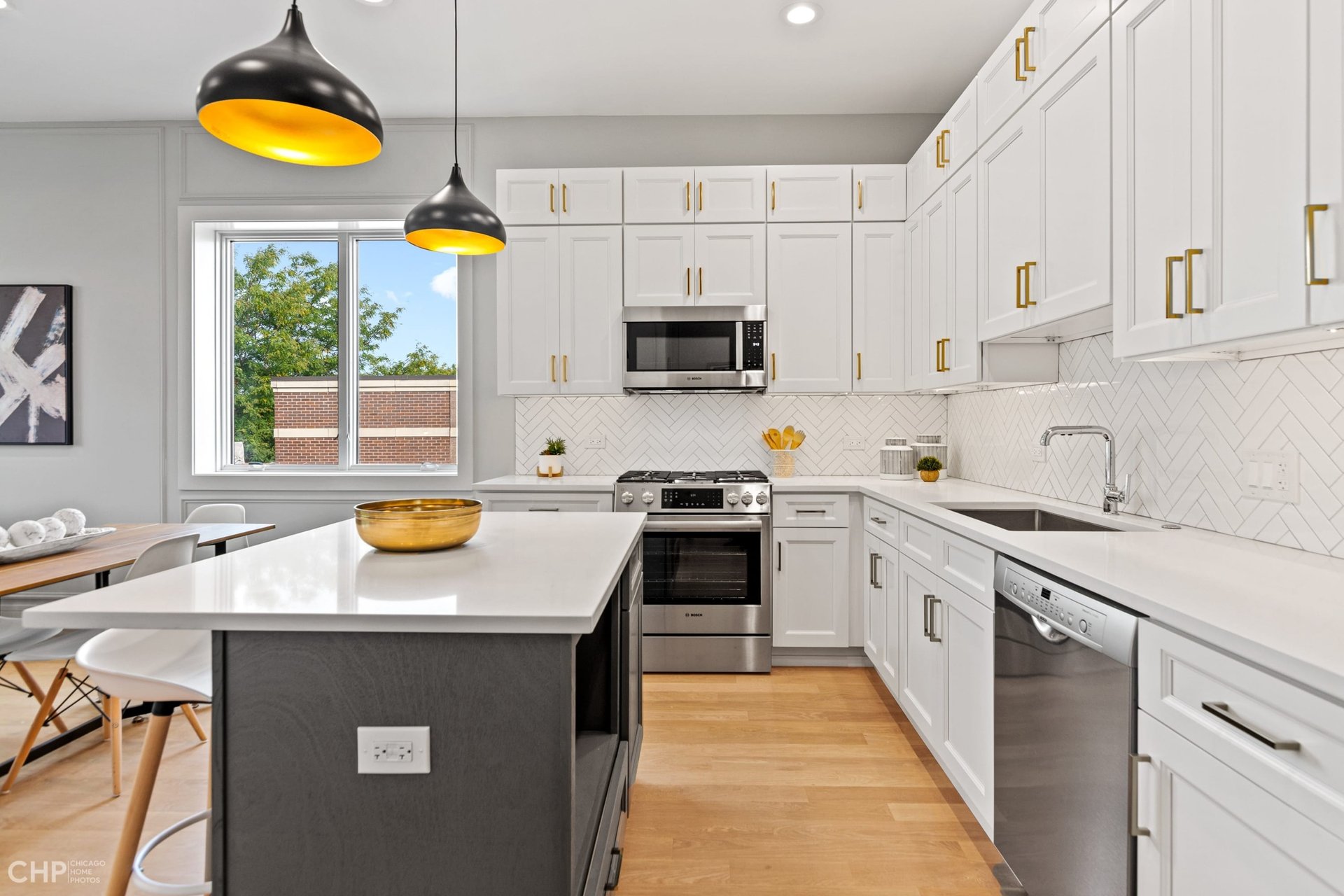 Private Roof Deck with City Views in Logan Square: 1717 Humboldt #3S