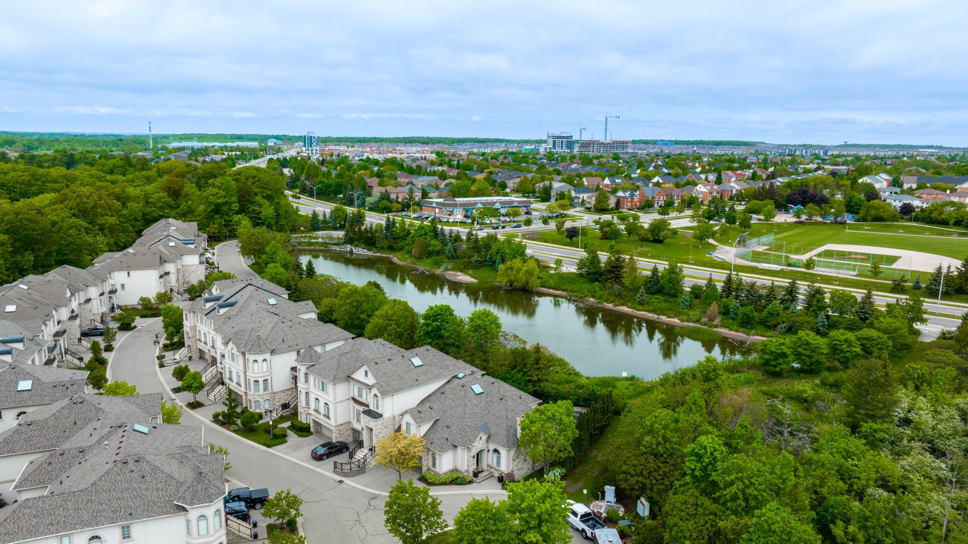 #27 - 2400 Neyagawa Boulevard, Oakville