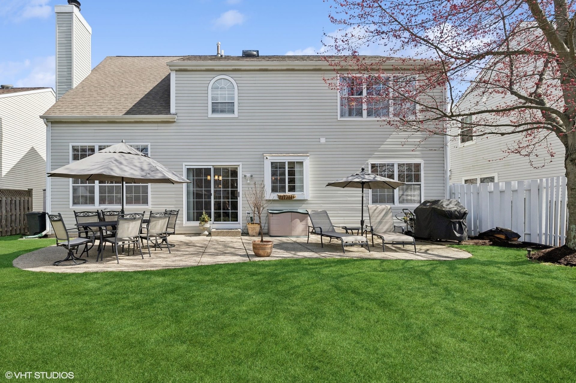 1735 Fairport Dr. Grayslake