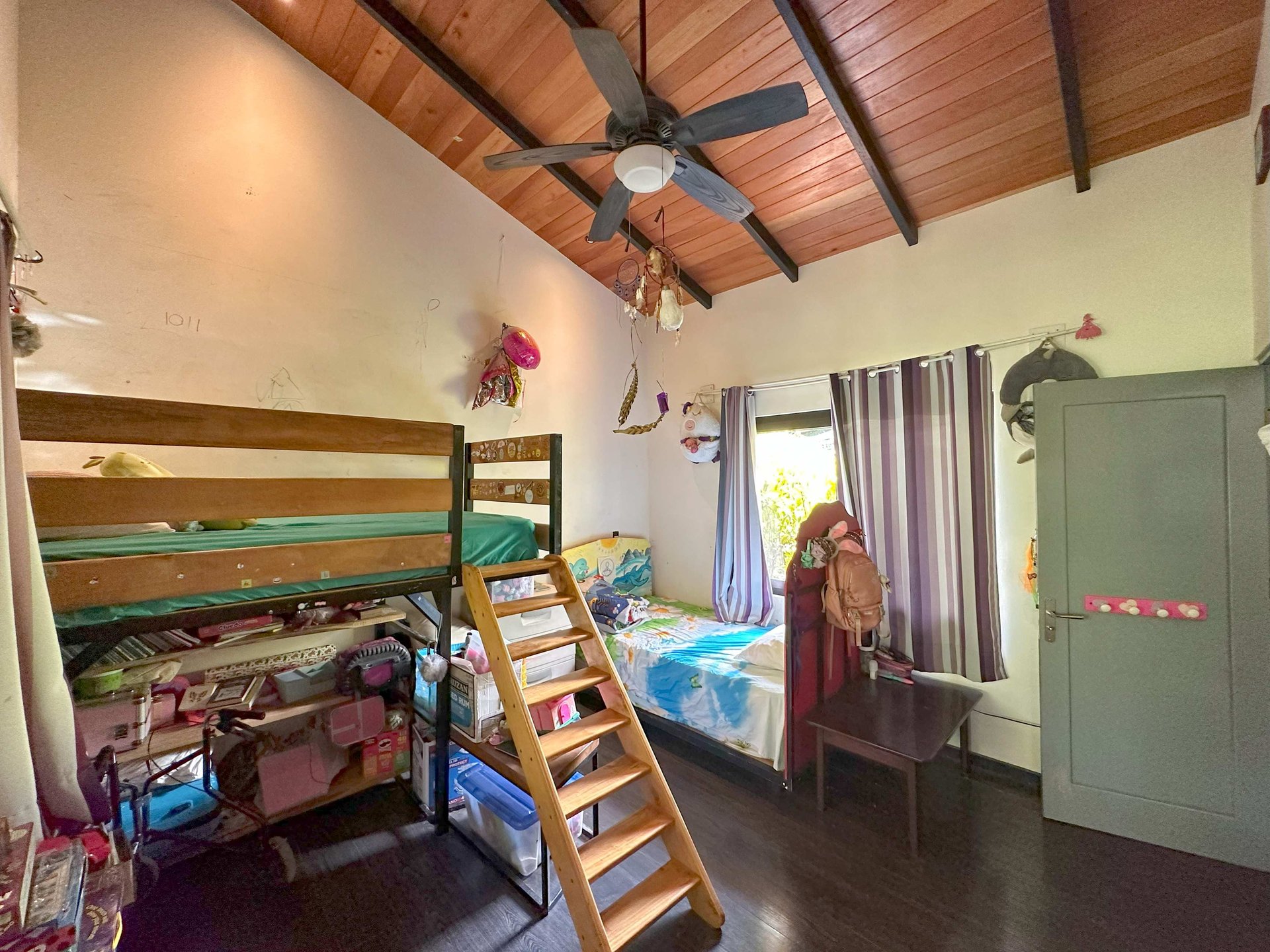 3 Cabins, A restaurant, A 3 Bed House And Multiple Plantels In The Heart Of Ojochal