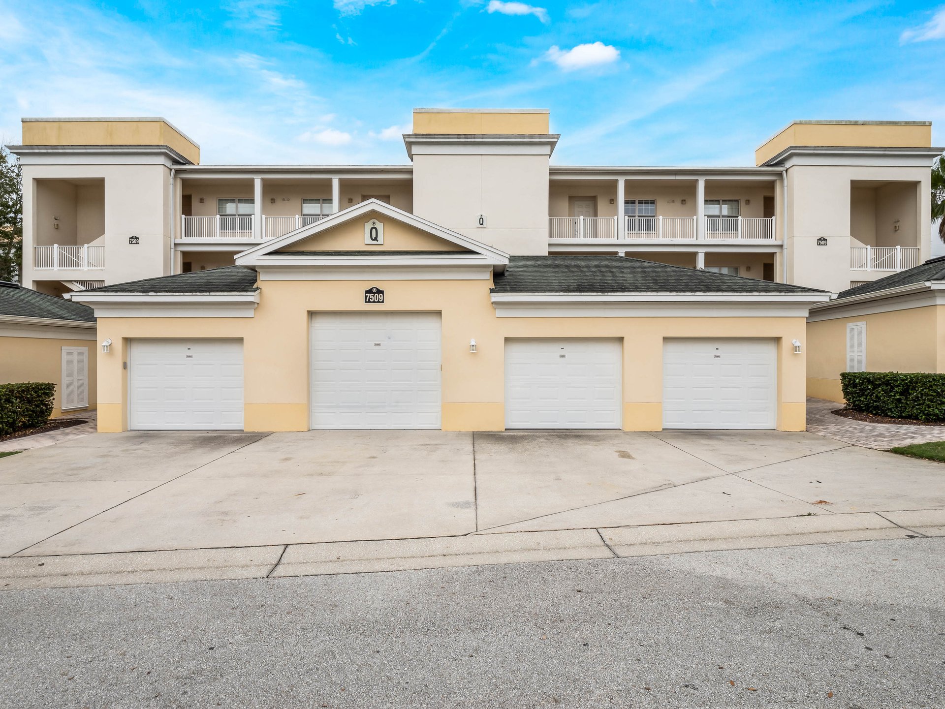 7509 MOURNING DOVE CIRCLE #303