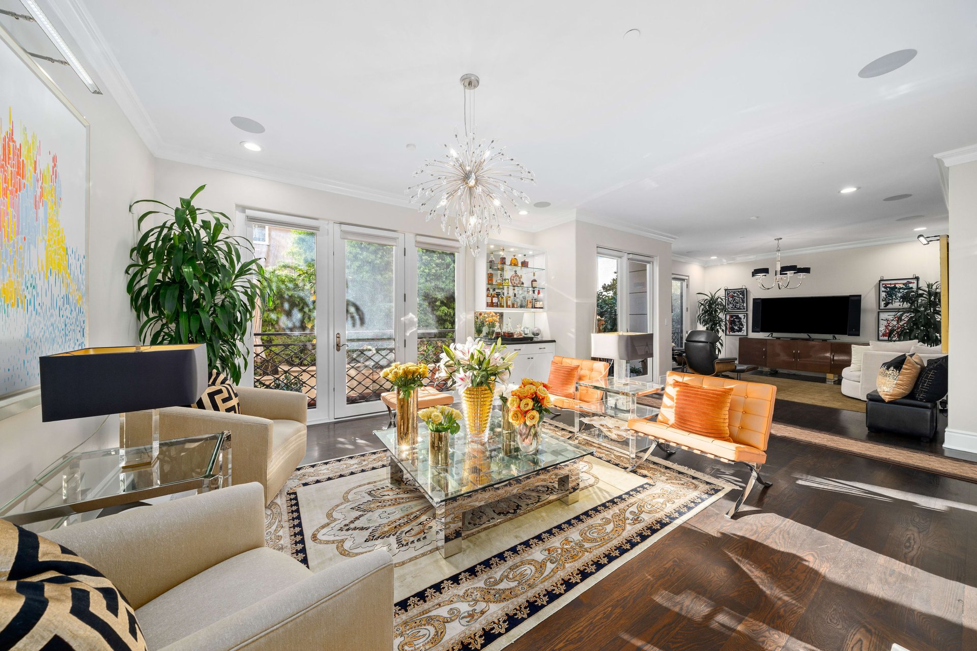 137 S Spalding Dr #104, Beverly Hills