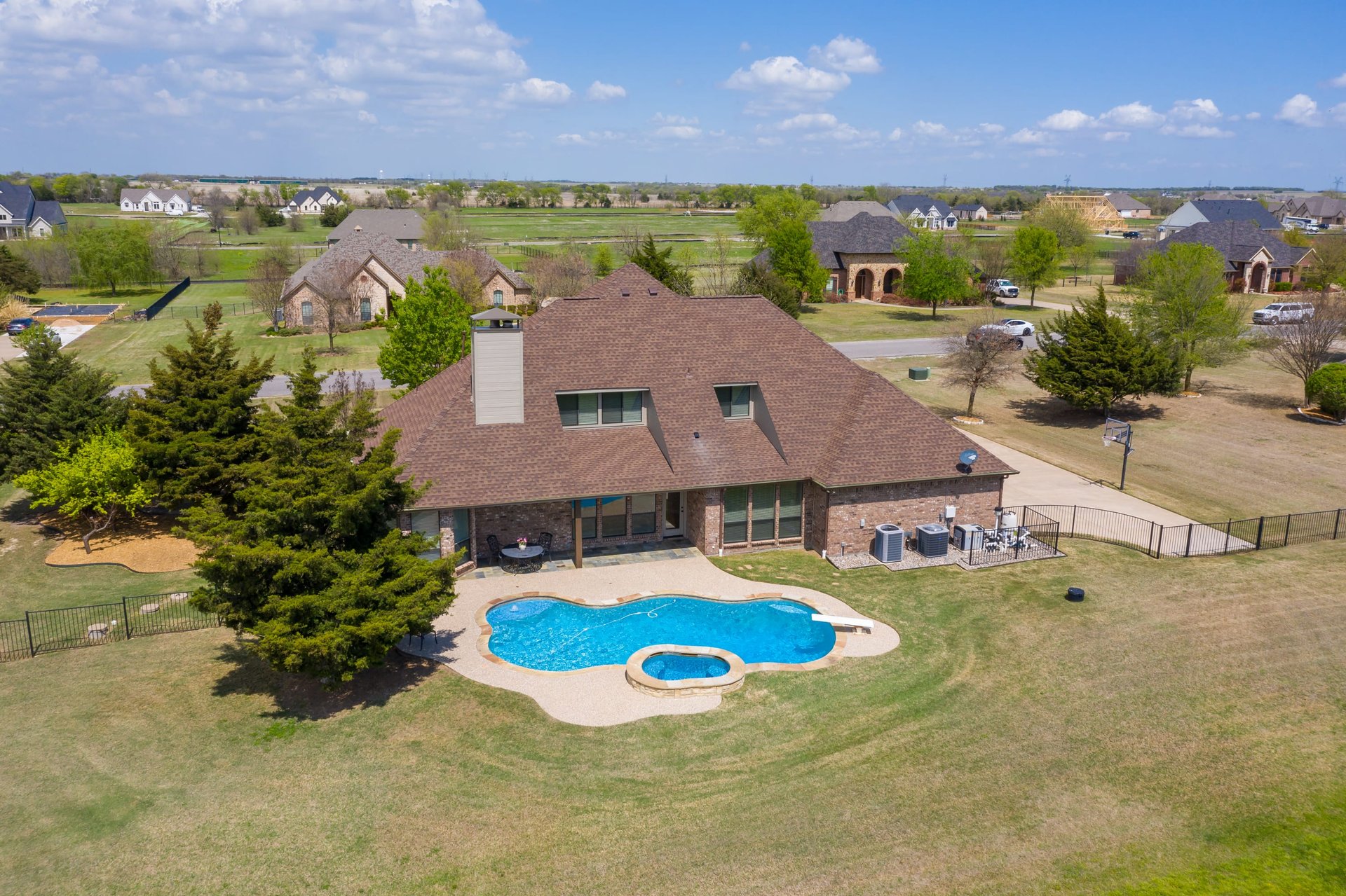 2923 Forest Drive