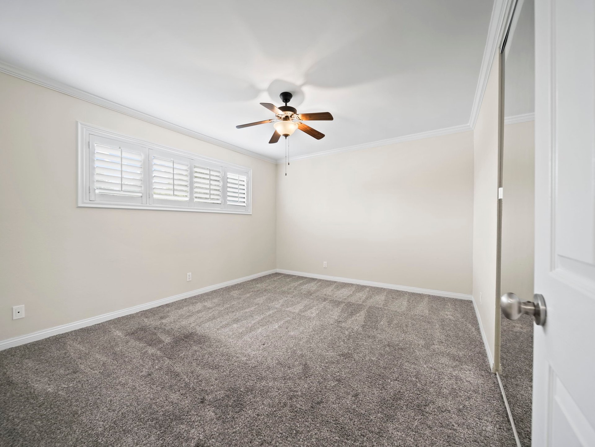 LEASED | 837 N West Knoll Dr Unit 319