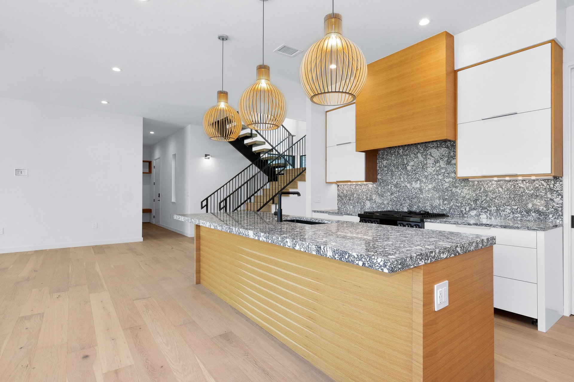 3501 Pinnacle