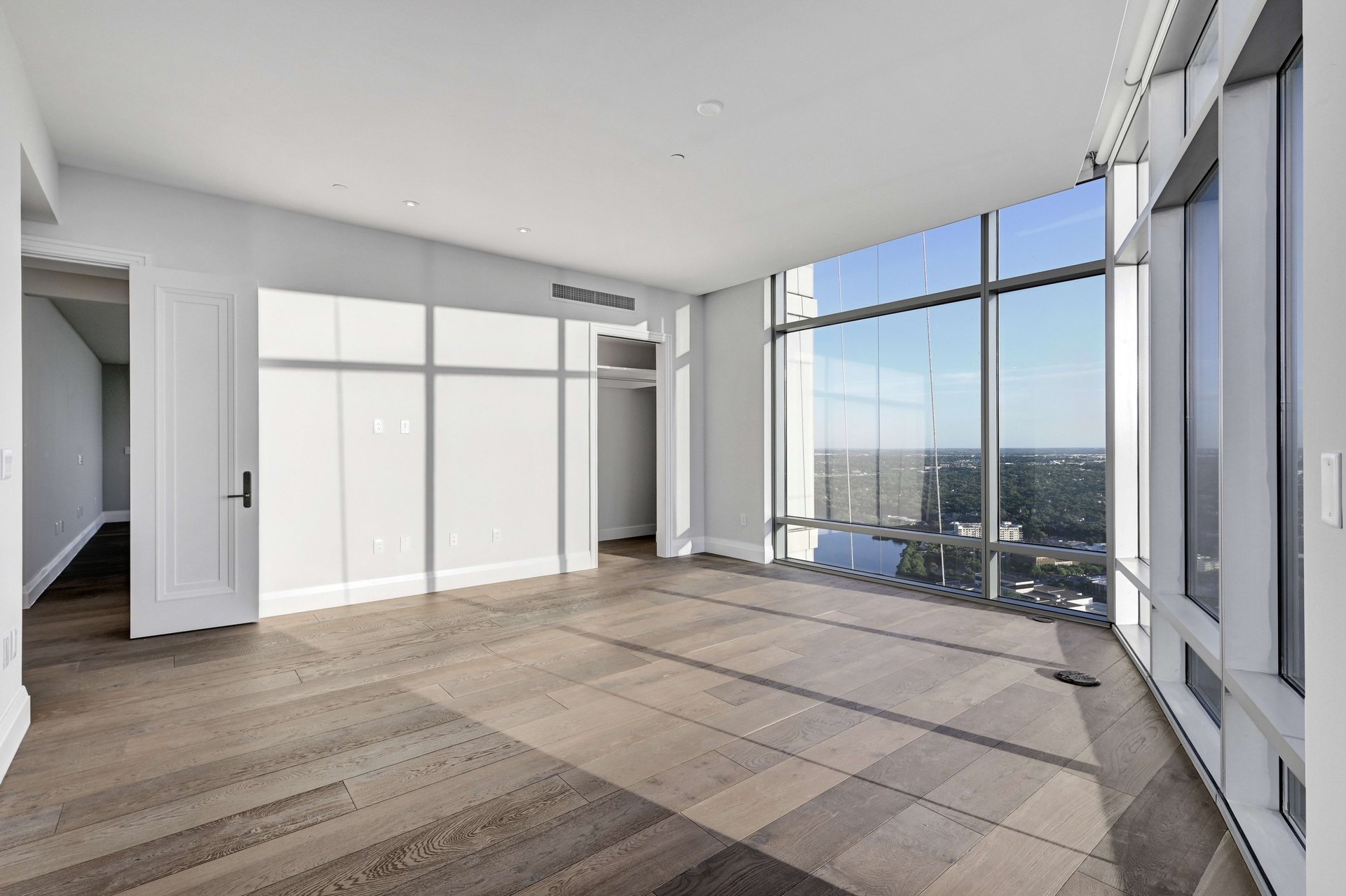 200 Congress Ave #44J