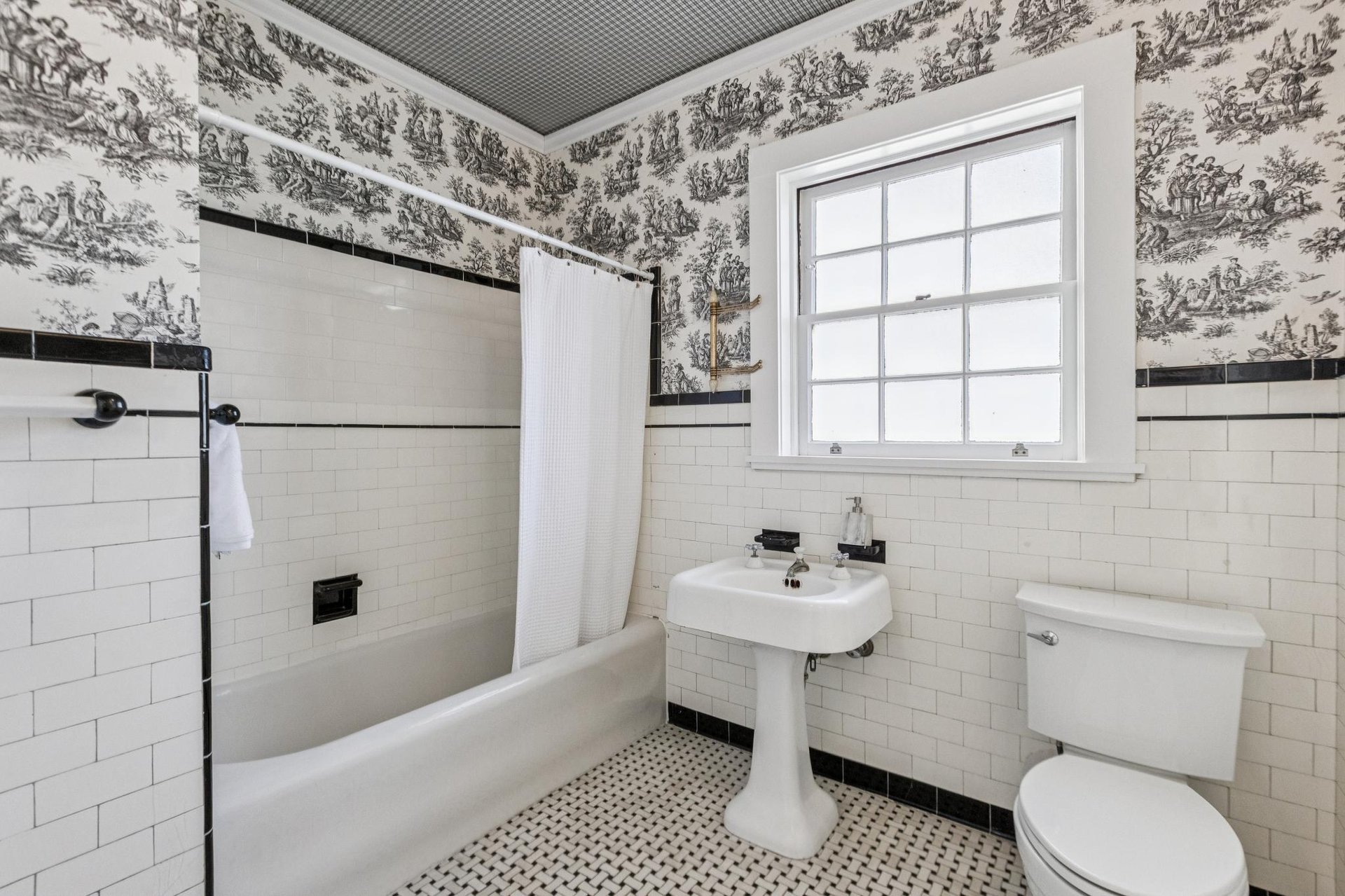 Multiple Offers! 299 Maywood Drive | Monterey Heights