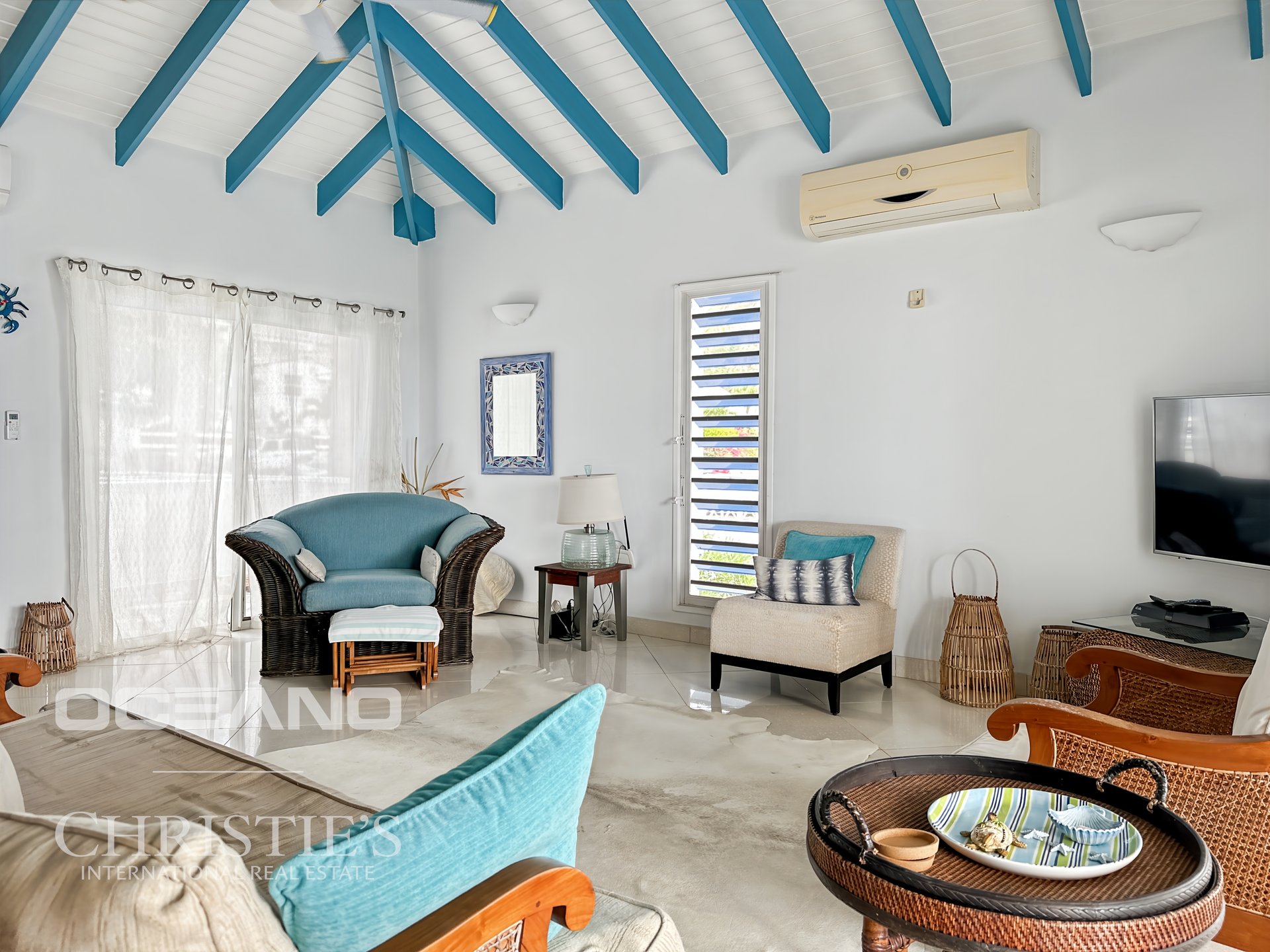 SEA VIEW - PELICAN KEY- 2BR HOME WITH THE BEACH AT YOUR FRONTSTEPS!