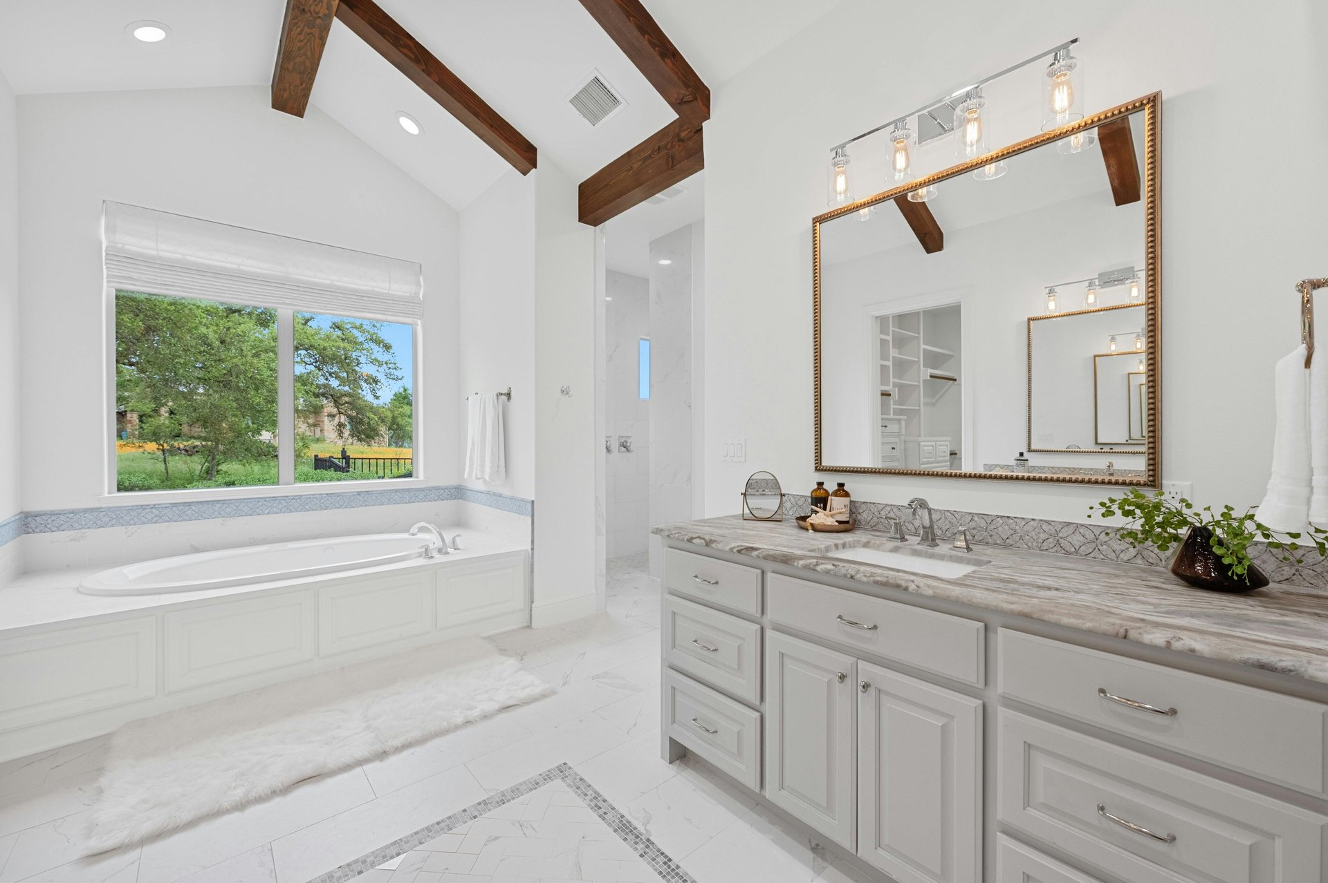 8024 Carlton Ridge