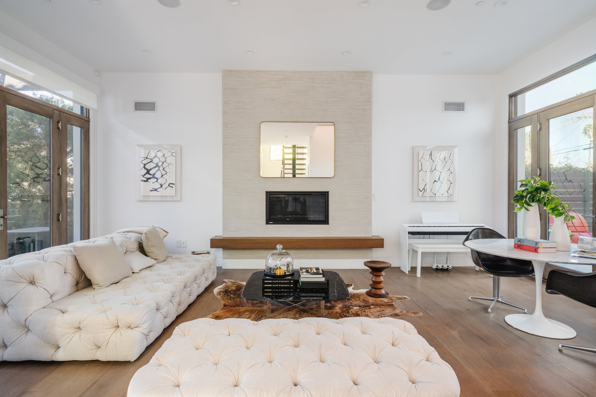 536 N Arden Blvd, Larchmont