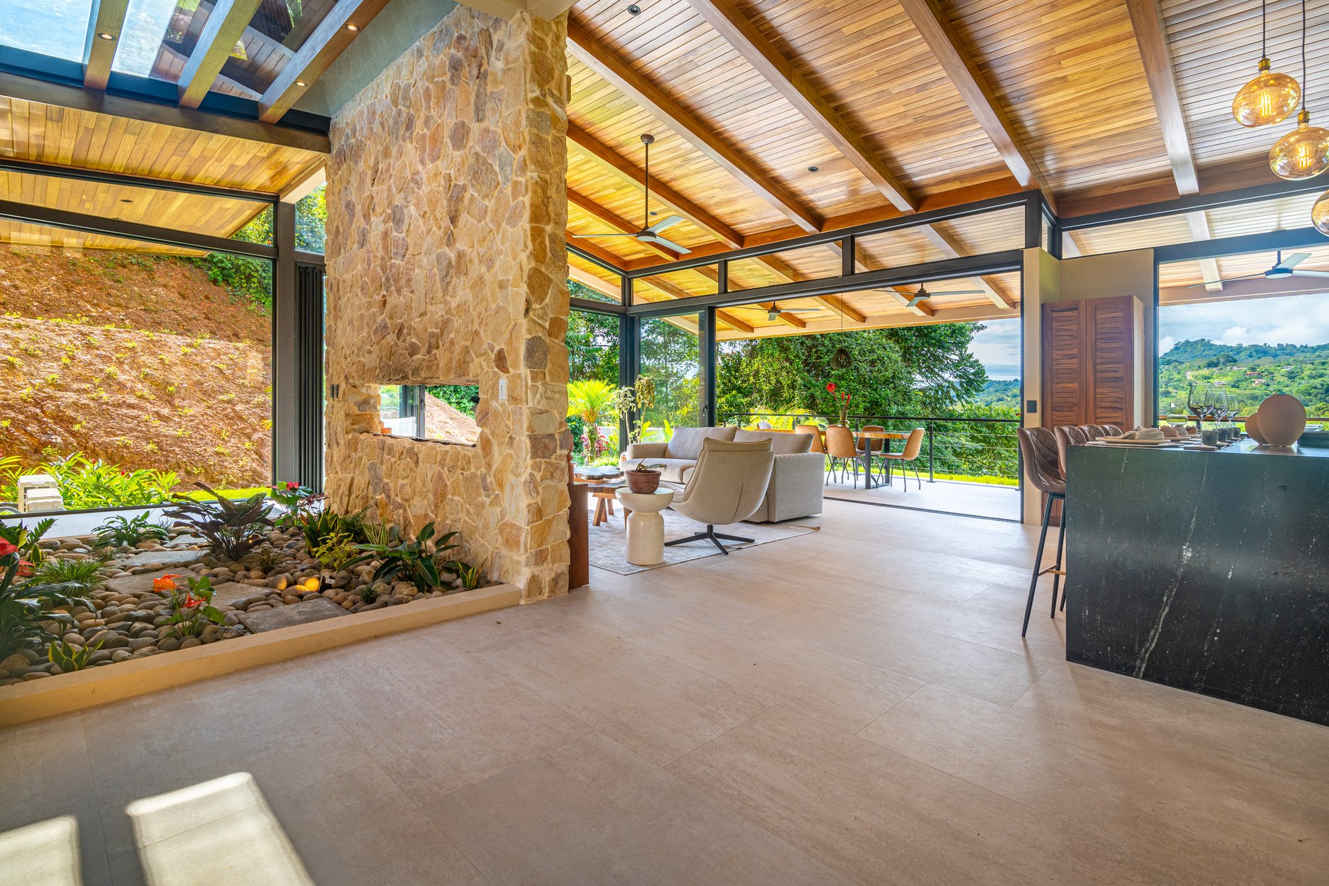 Casa Hamsa - Stunning, Modern Jungle Home in Ojochal