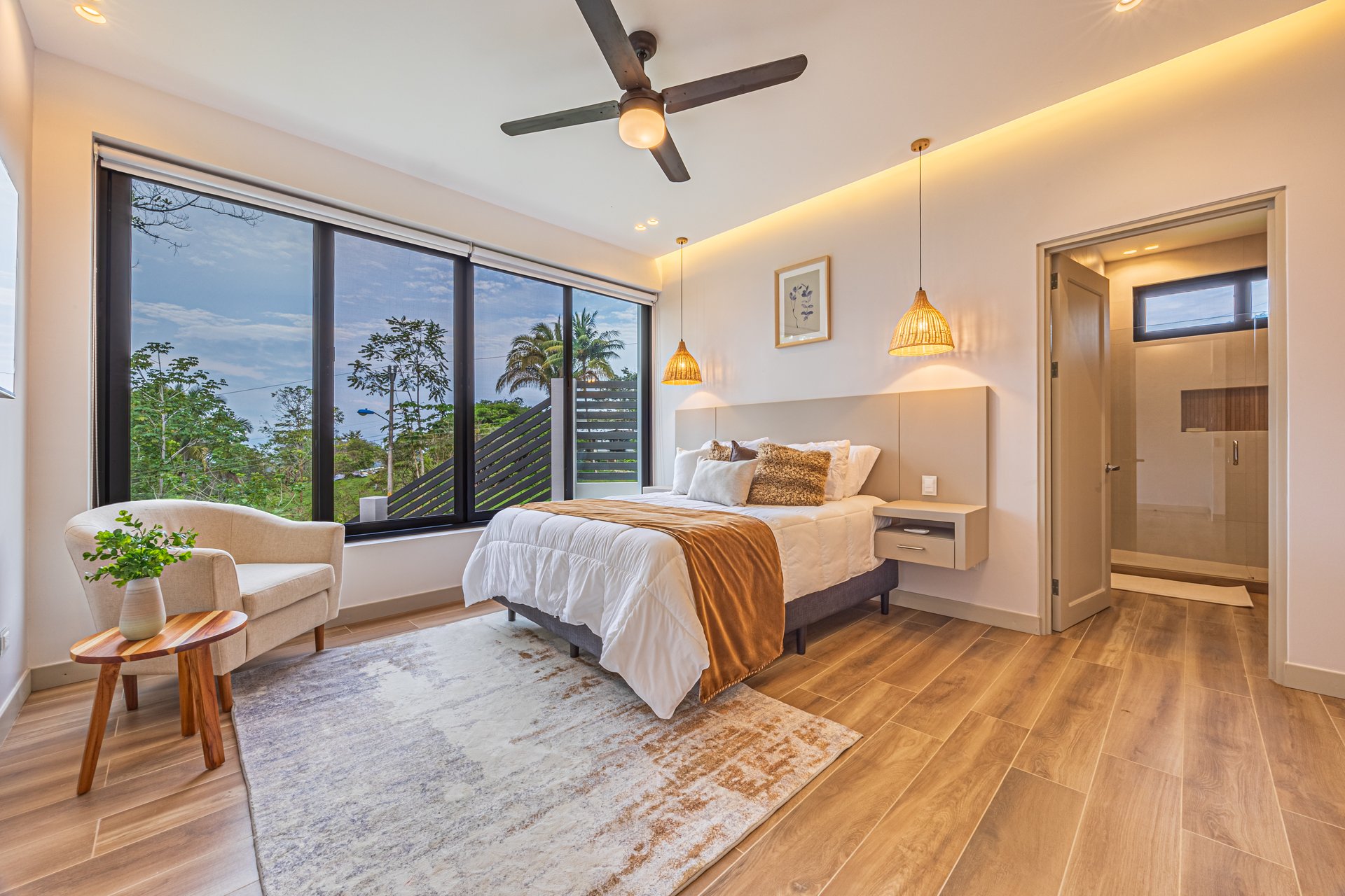 Luxury, Comfort & Investment Potential – Ocean-View Home in Uvita