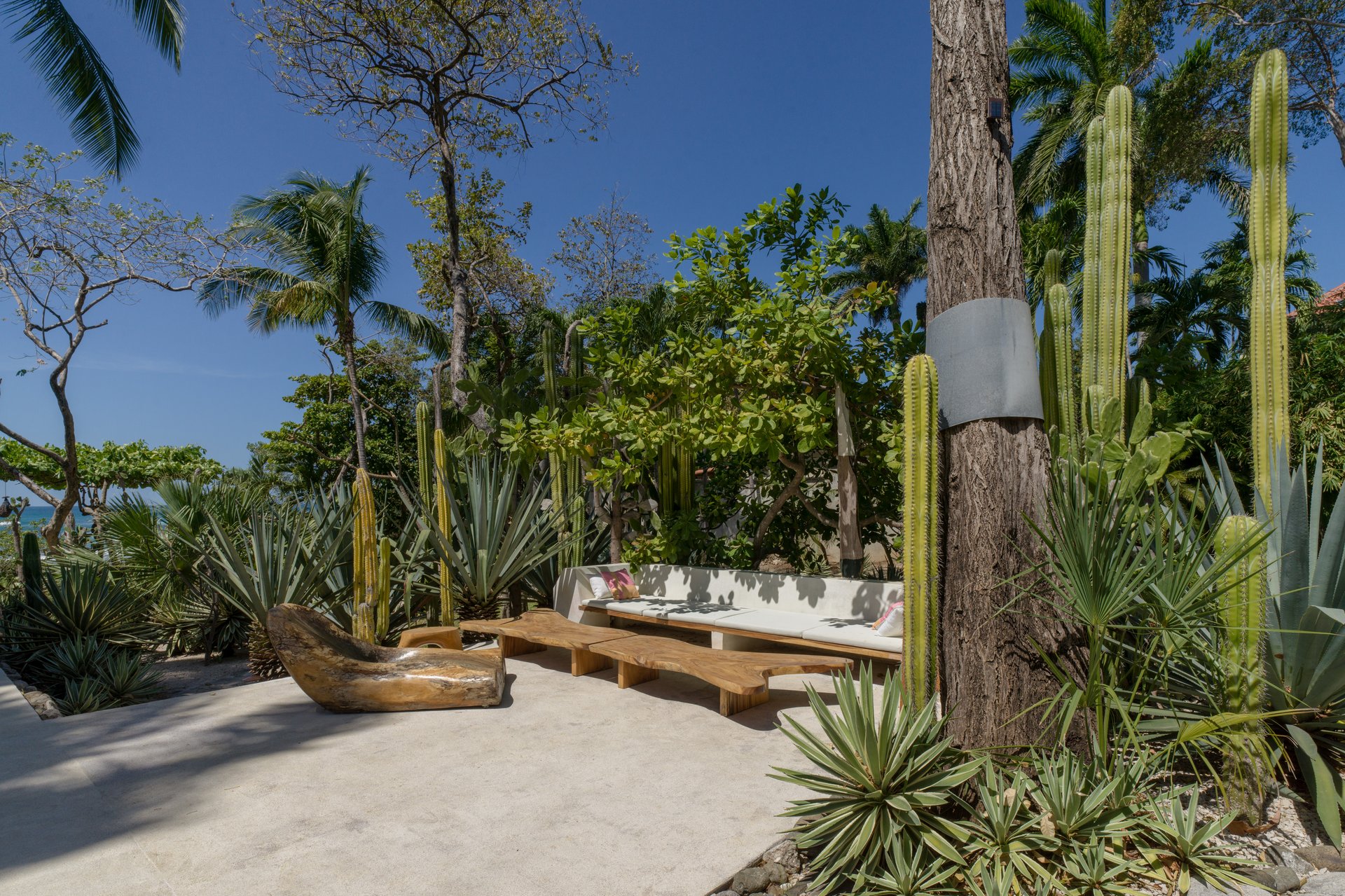 Villa Serena | Oceanfront Luxury in Playa Langosta