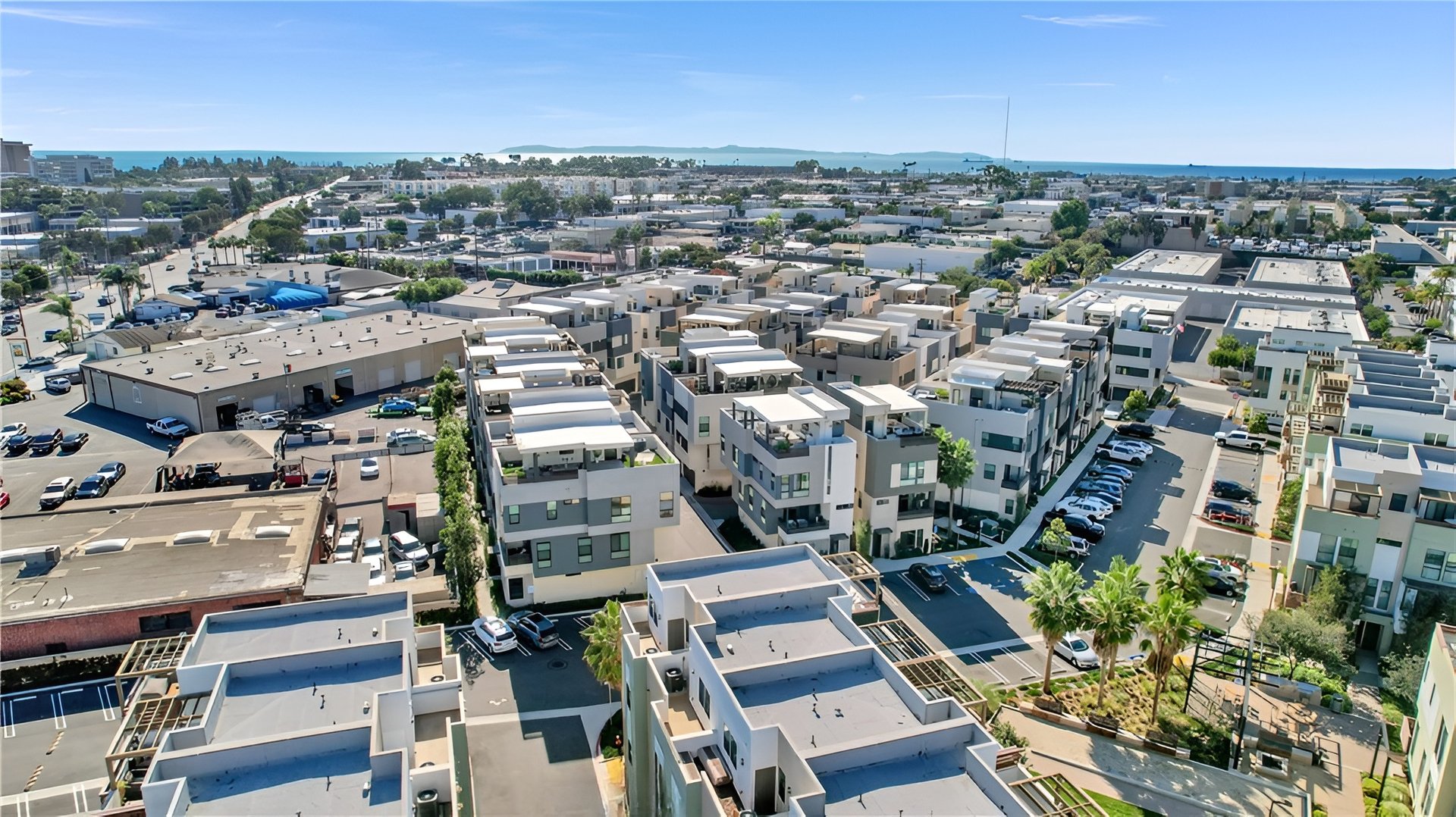1650 Topanga