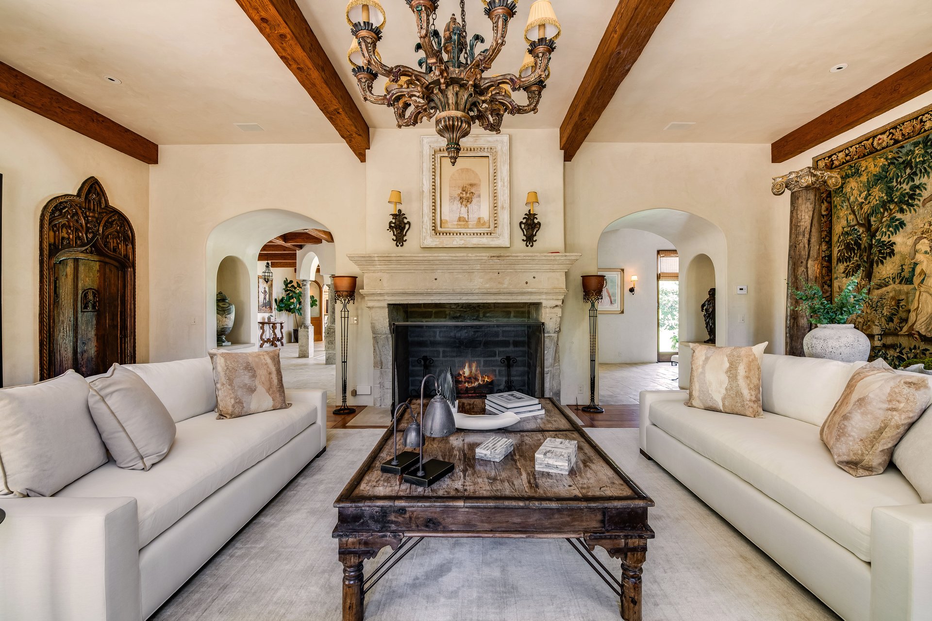1550 Amalfi DR