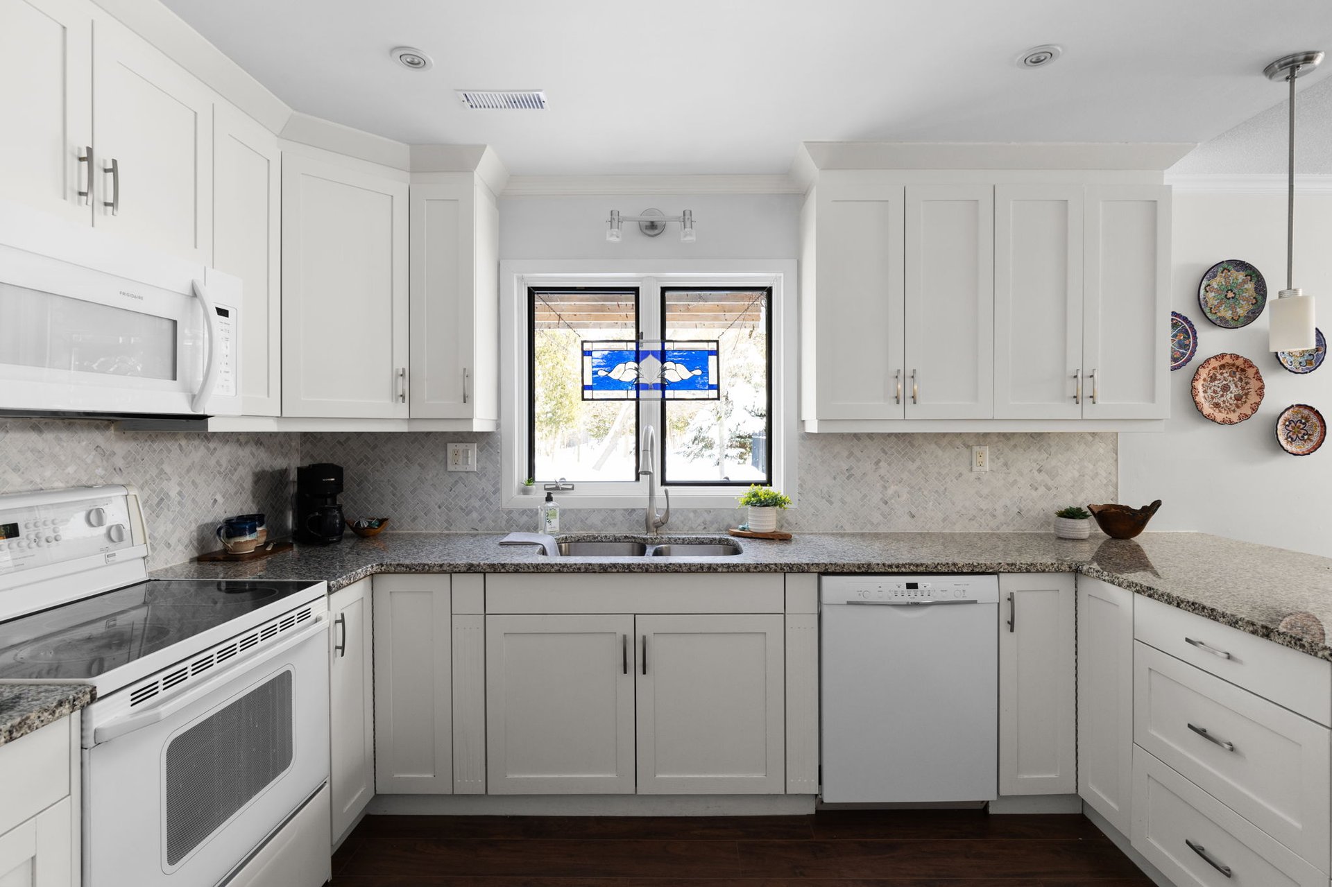 381 Cox Mill Road, Barrie