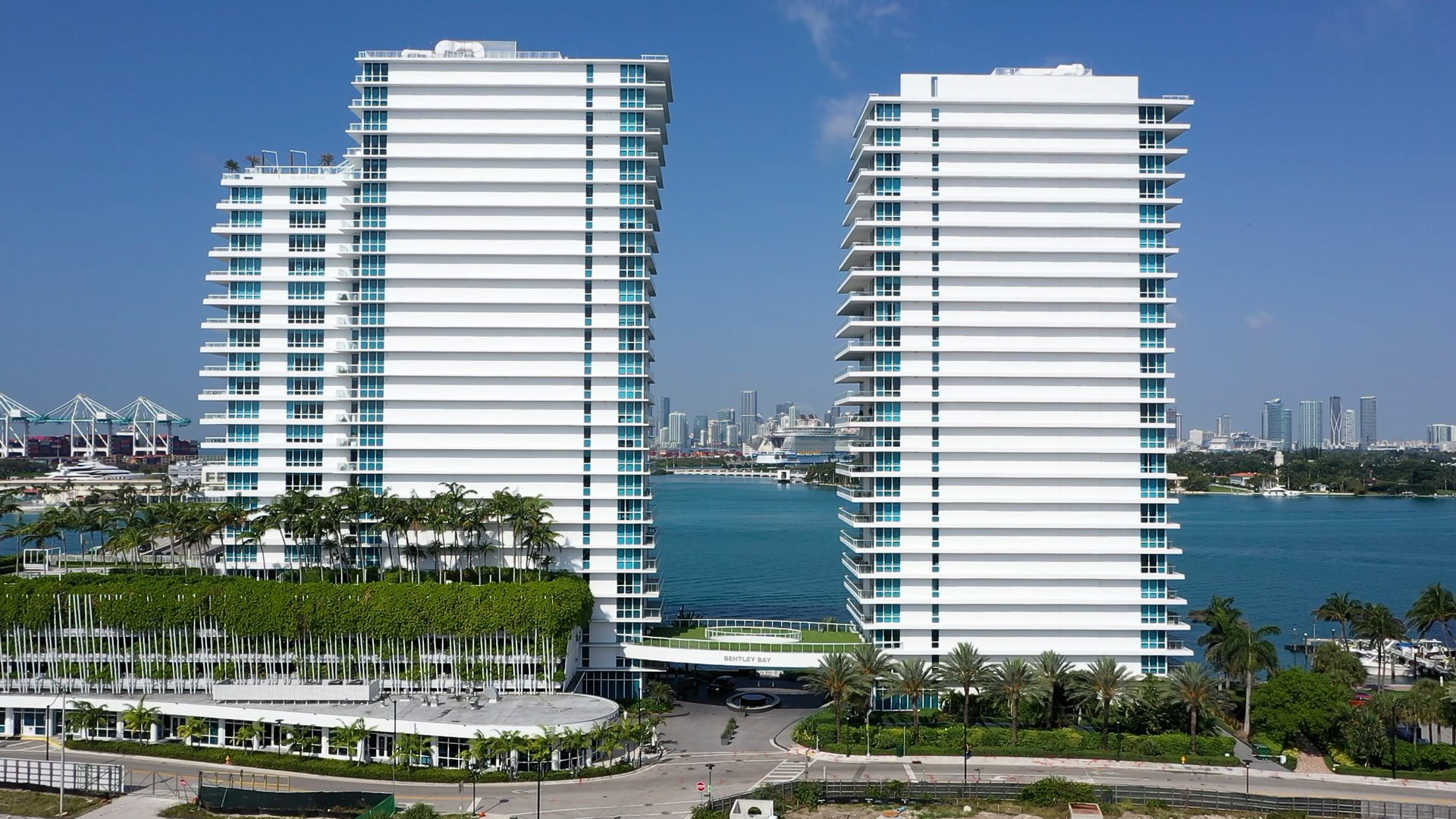 520 WEST AVE #2203