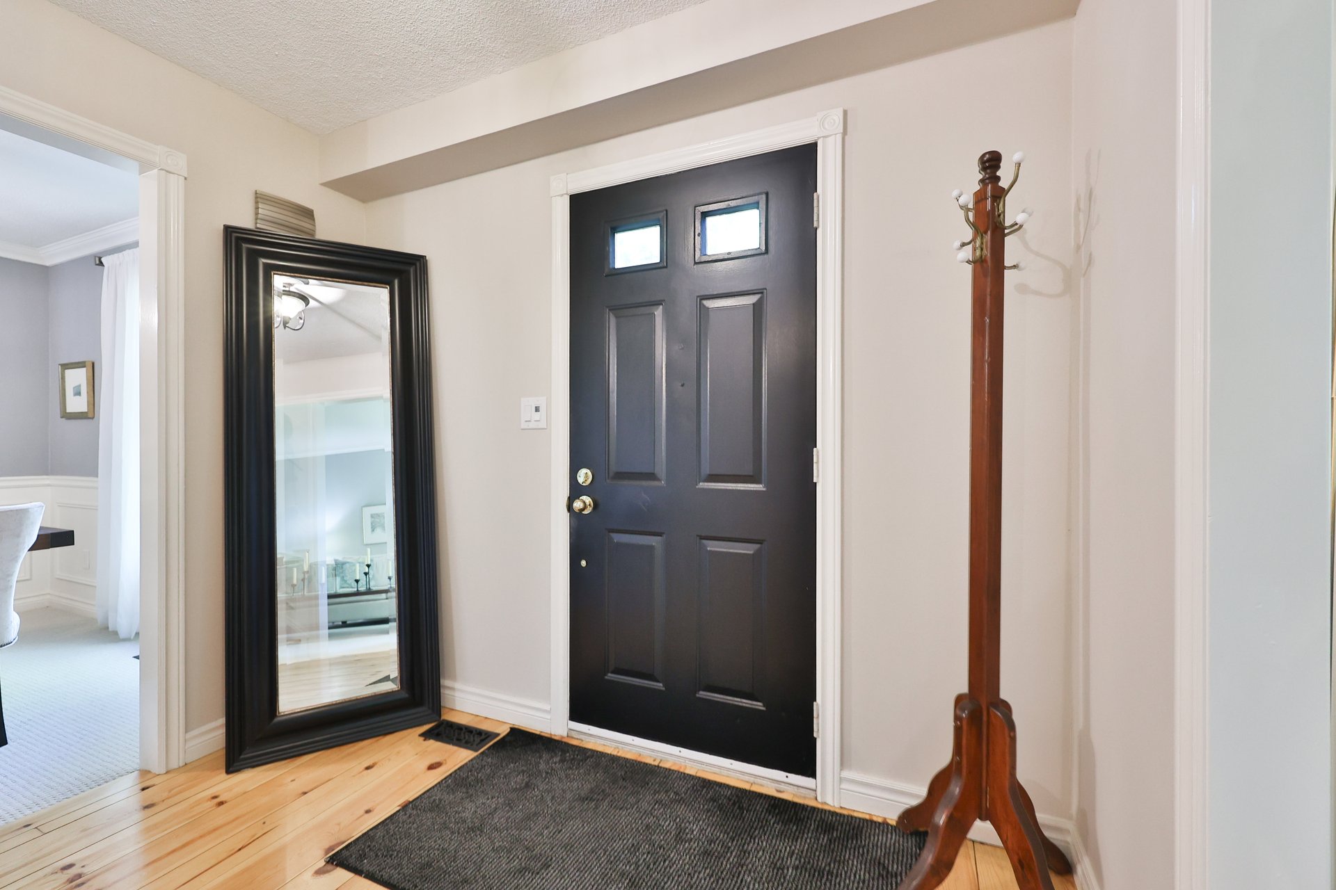 206 Rossmore Boulevard, Burlington