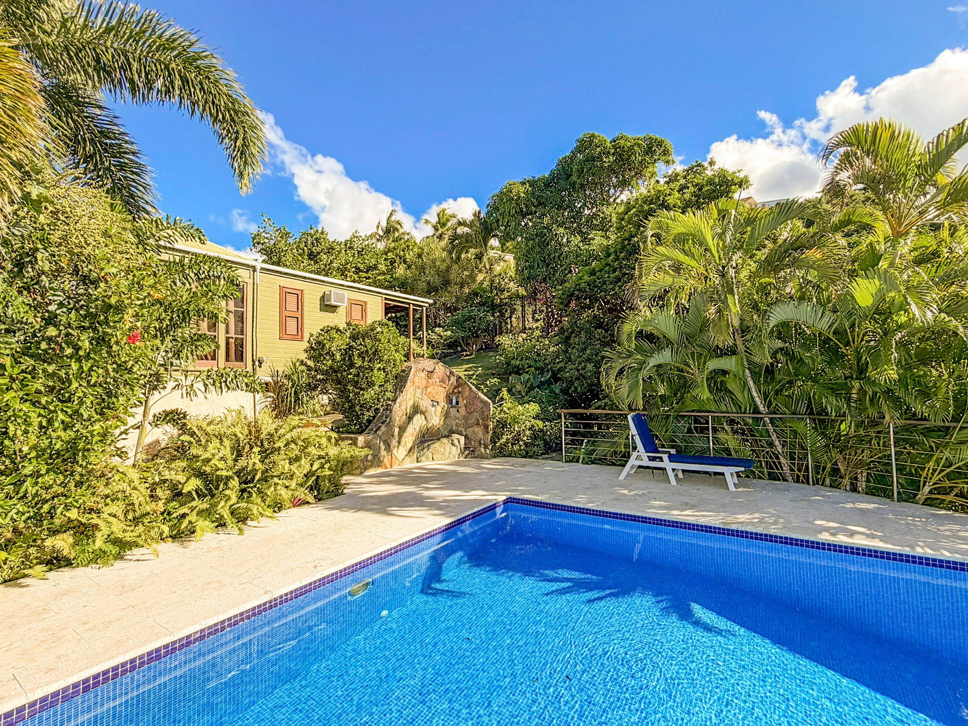 1105 Villa Botanica