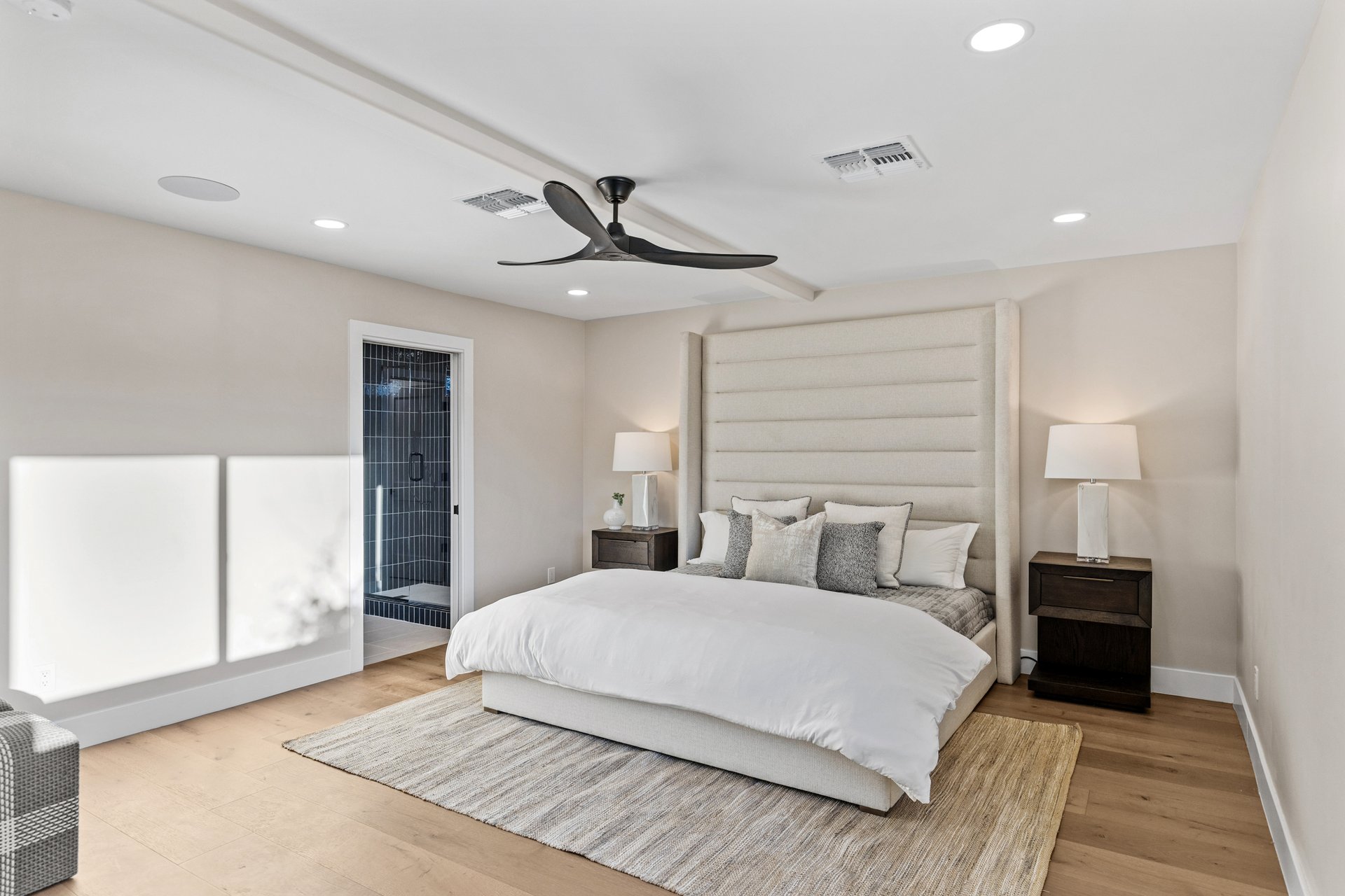 8436 N VIA LINDA