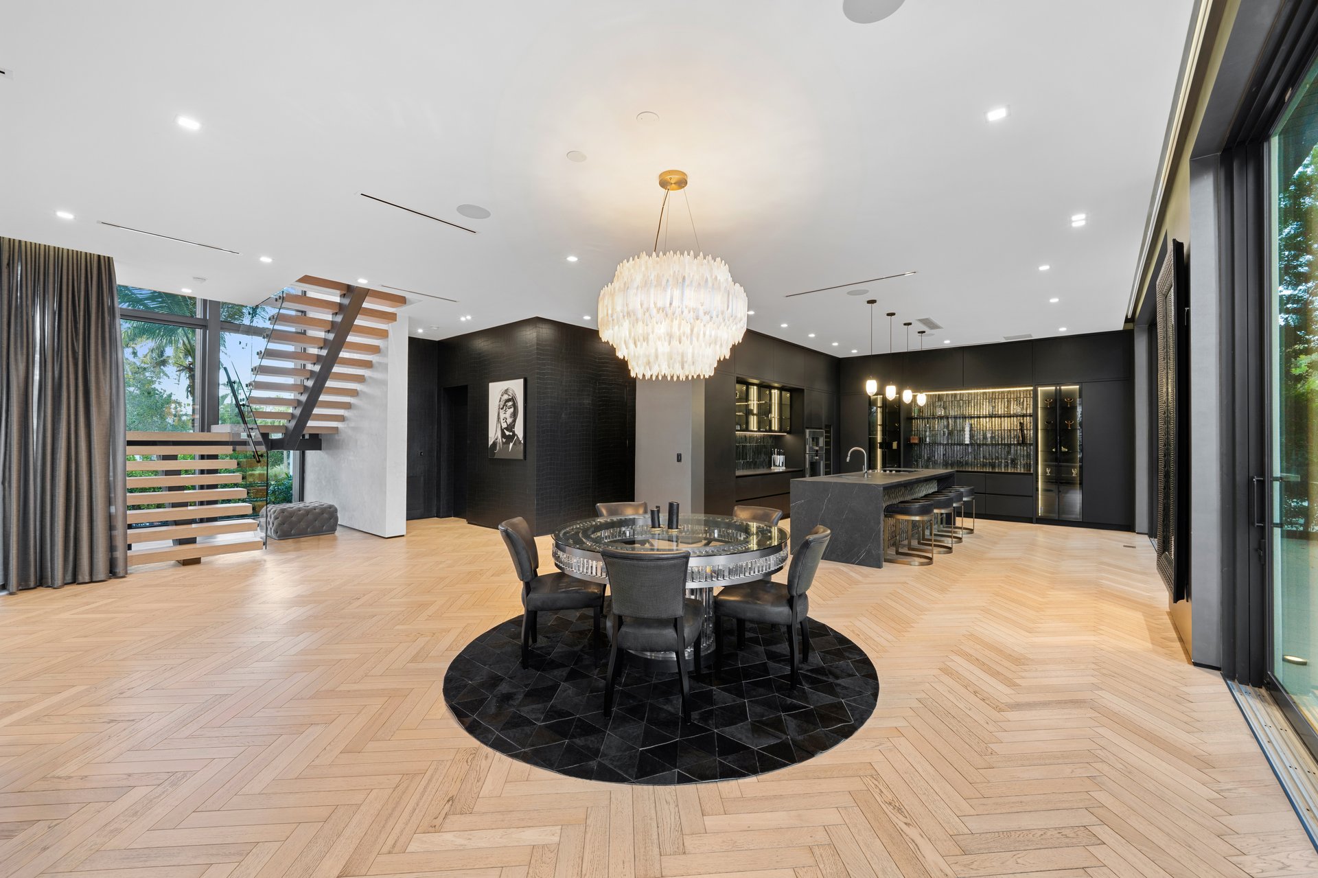 254 Palm Ave