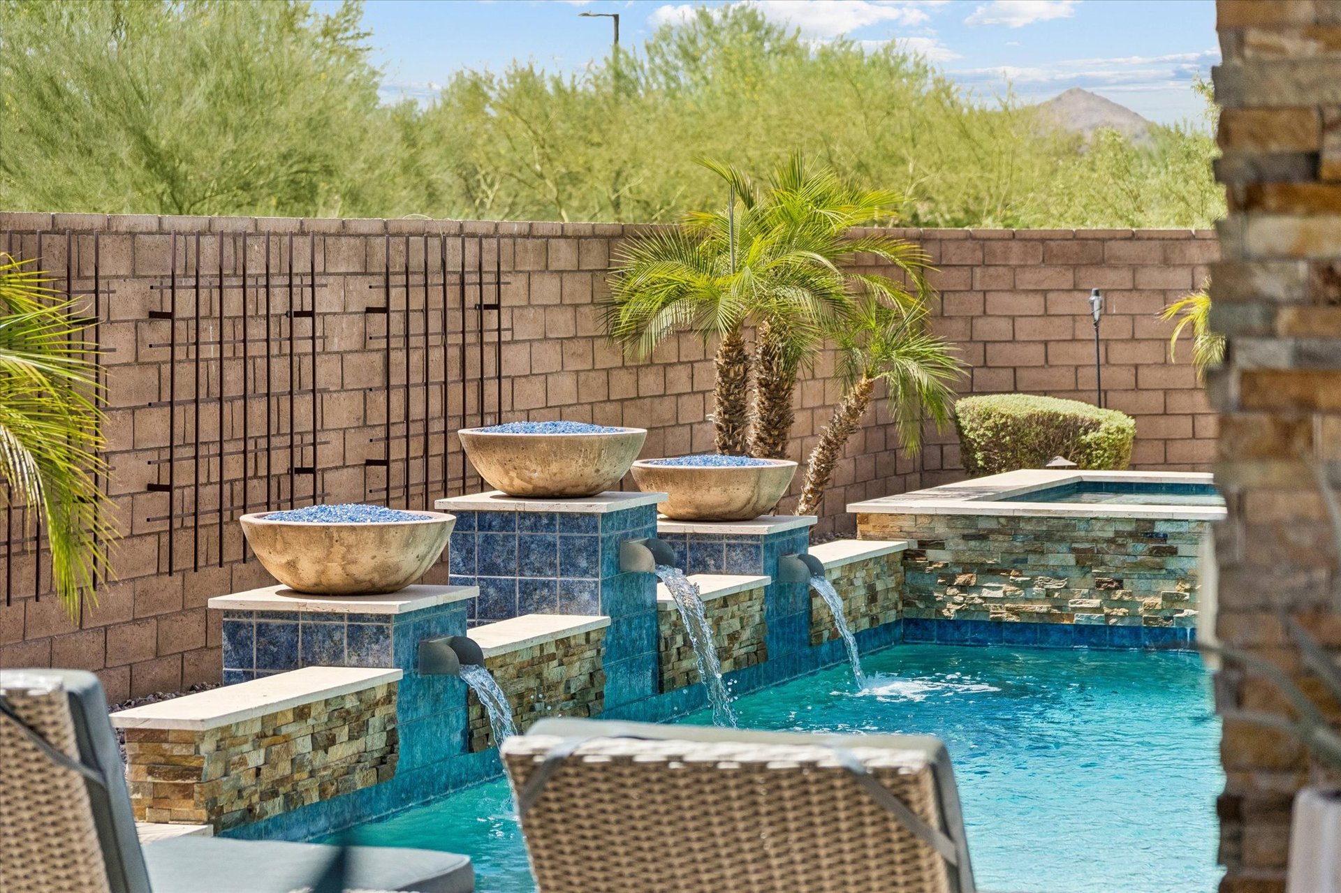 2905 E LOS GATOS DR, Phoenix, AZ 85050