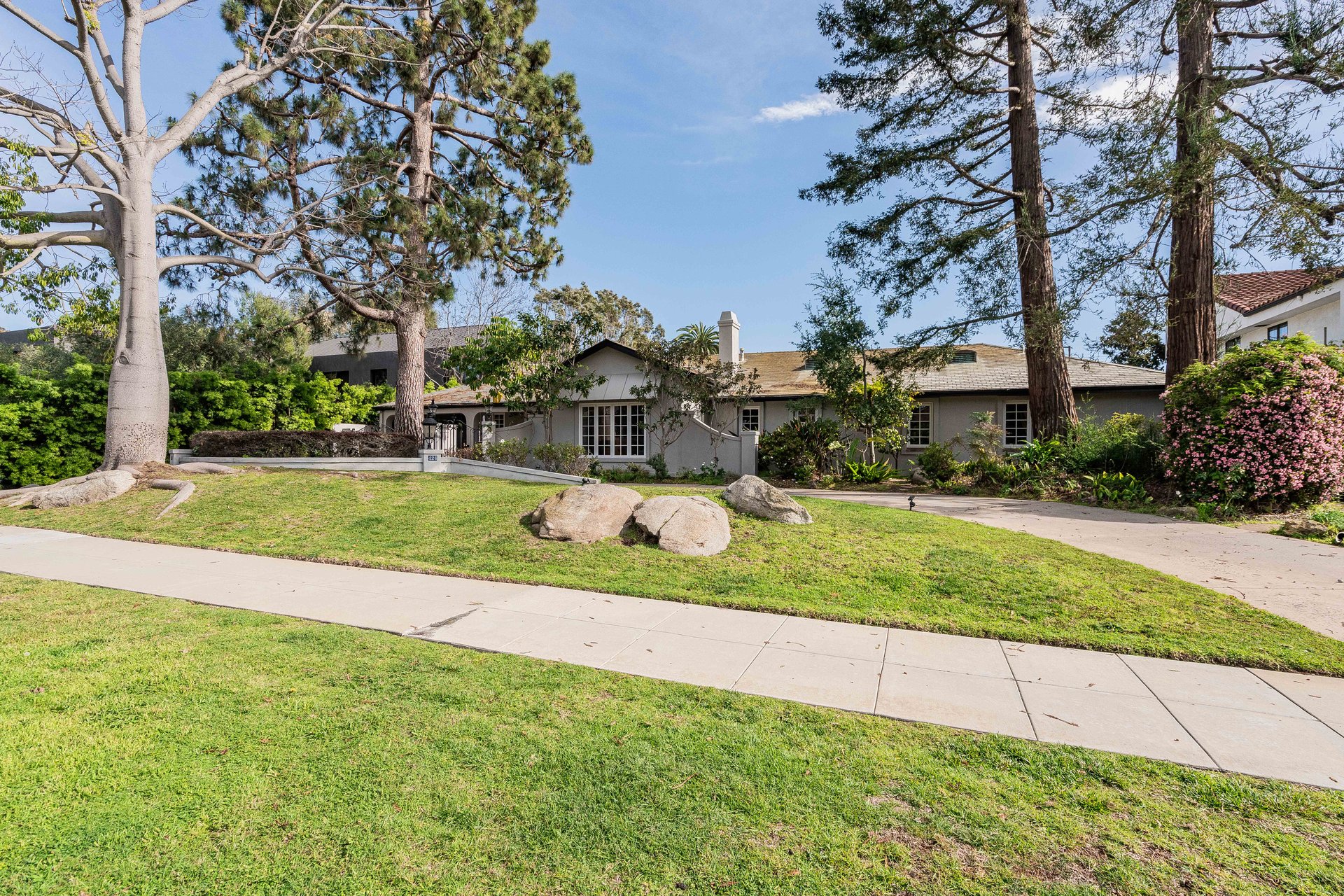 426 Georgina Avenue