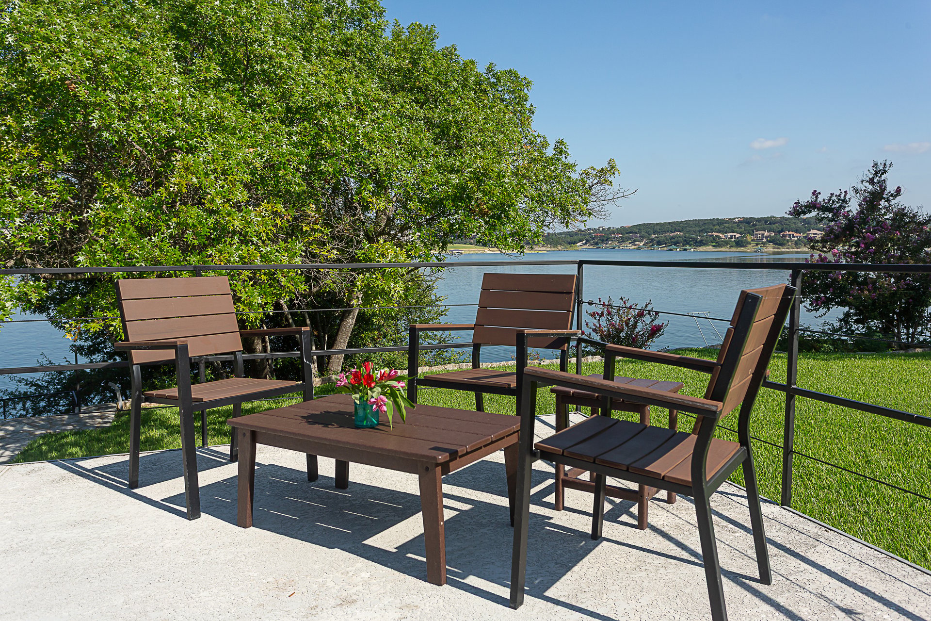 Iconic Lakeway Waterfront
