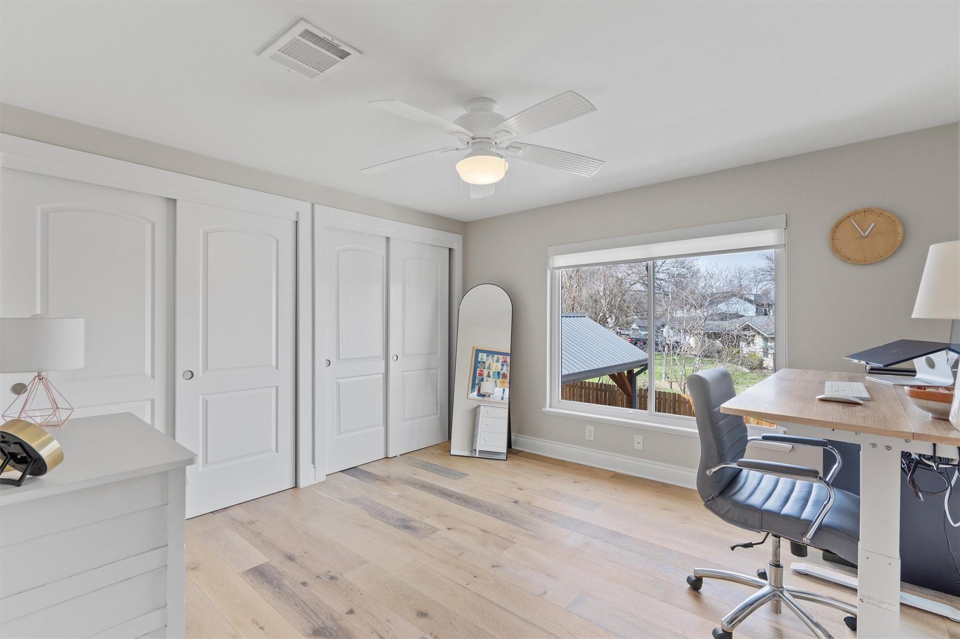 3106 Carlisle Dr