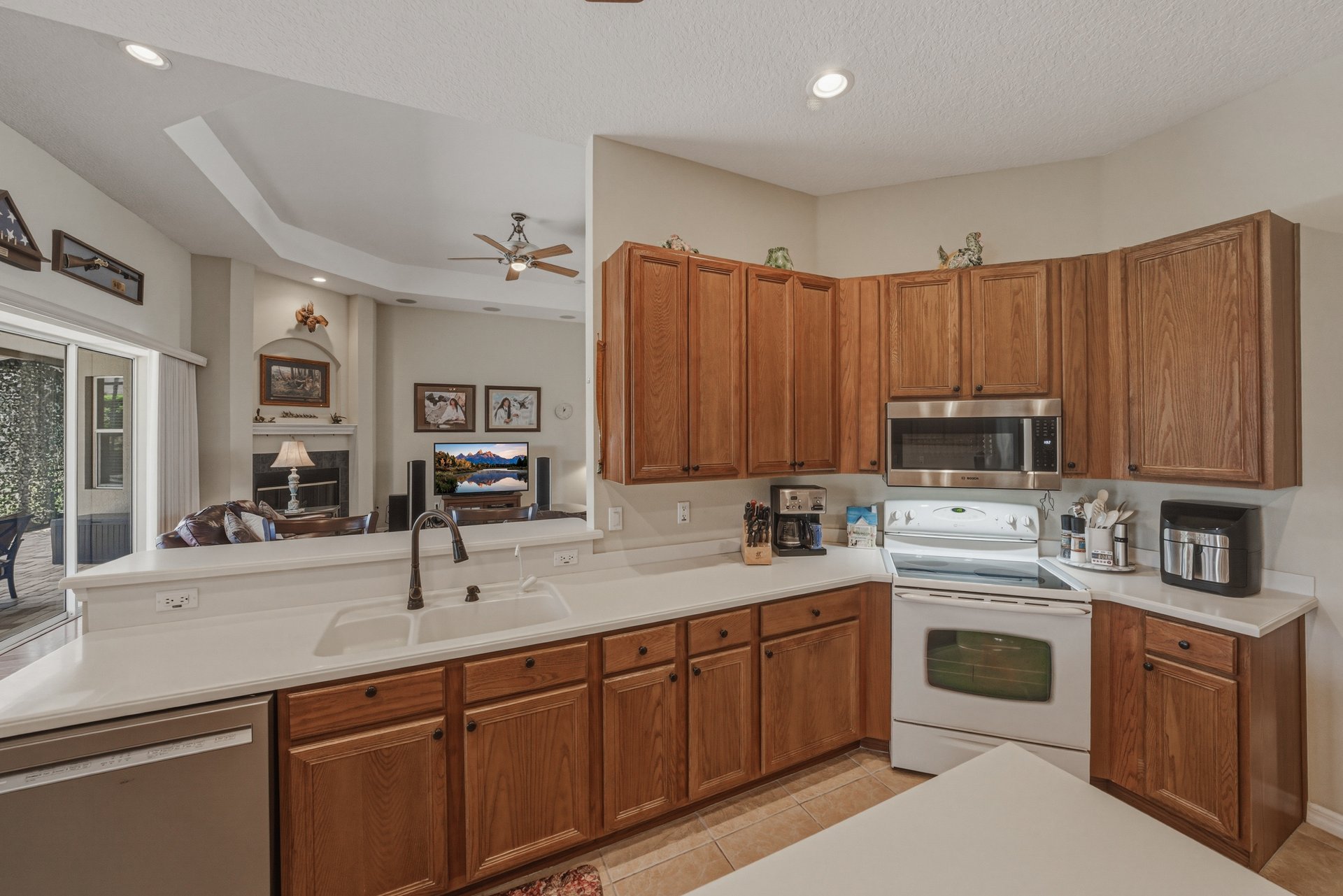 13304 THOROUGHBRED DR