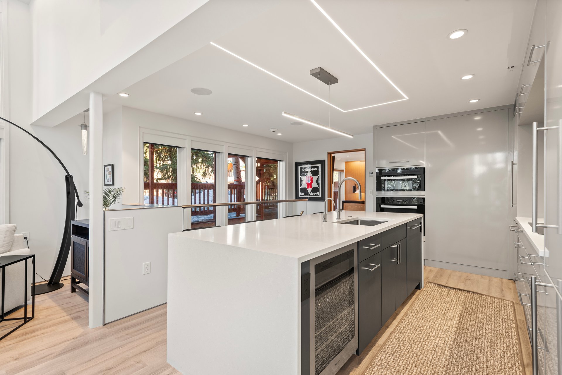 Newly Remodeled Core Condo with Aspen Mountain Views