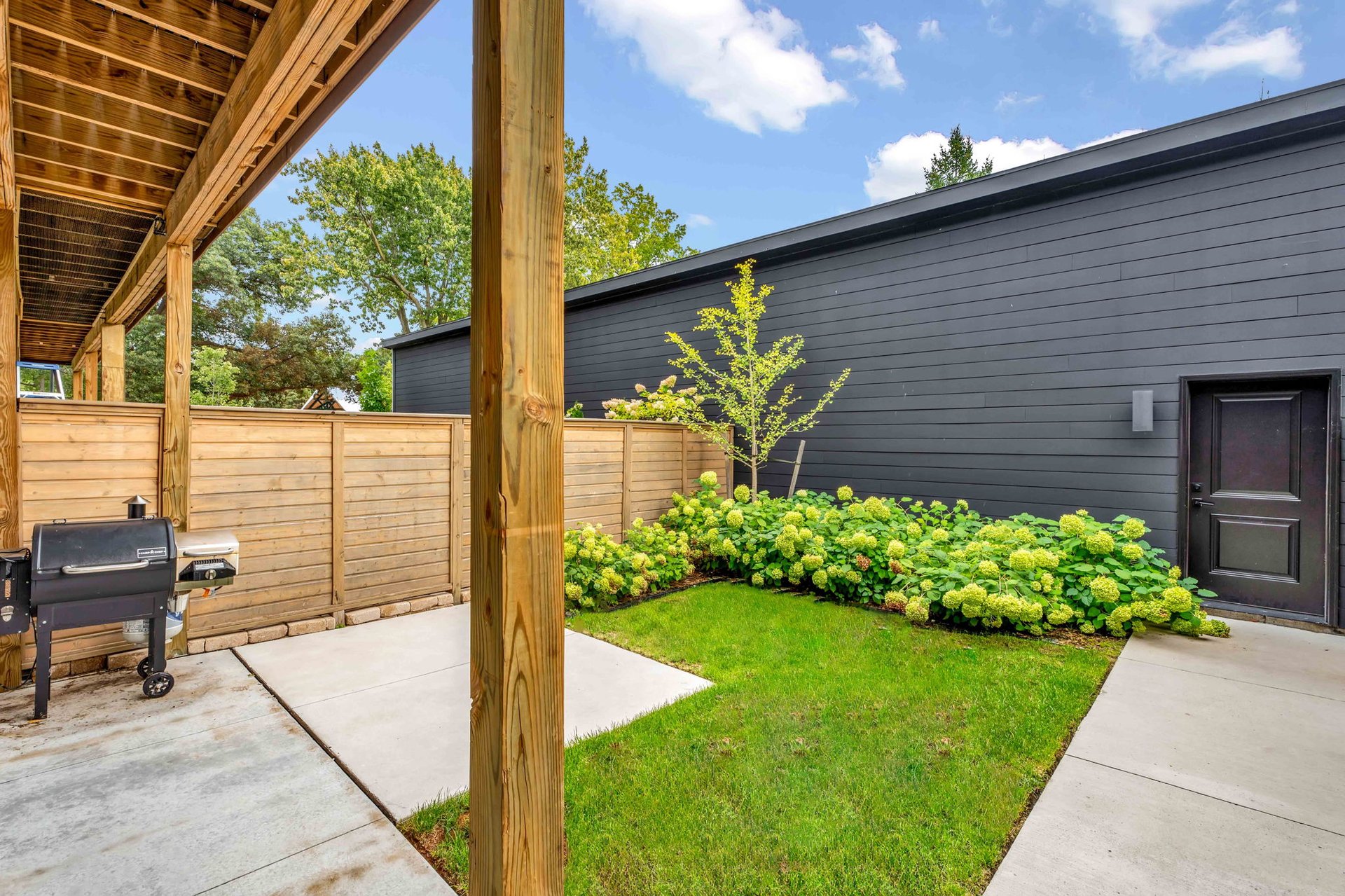 710 E Parent Ave