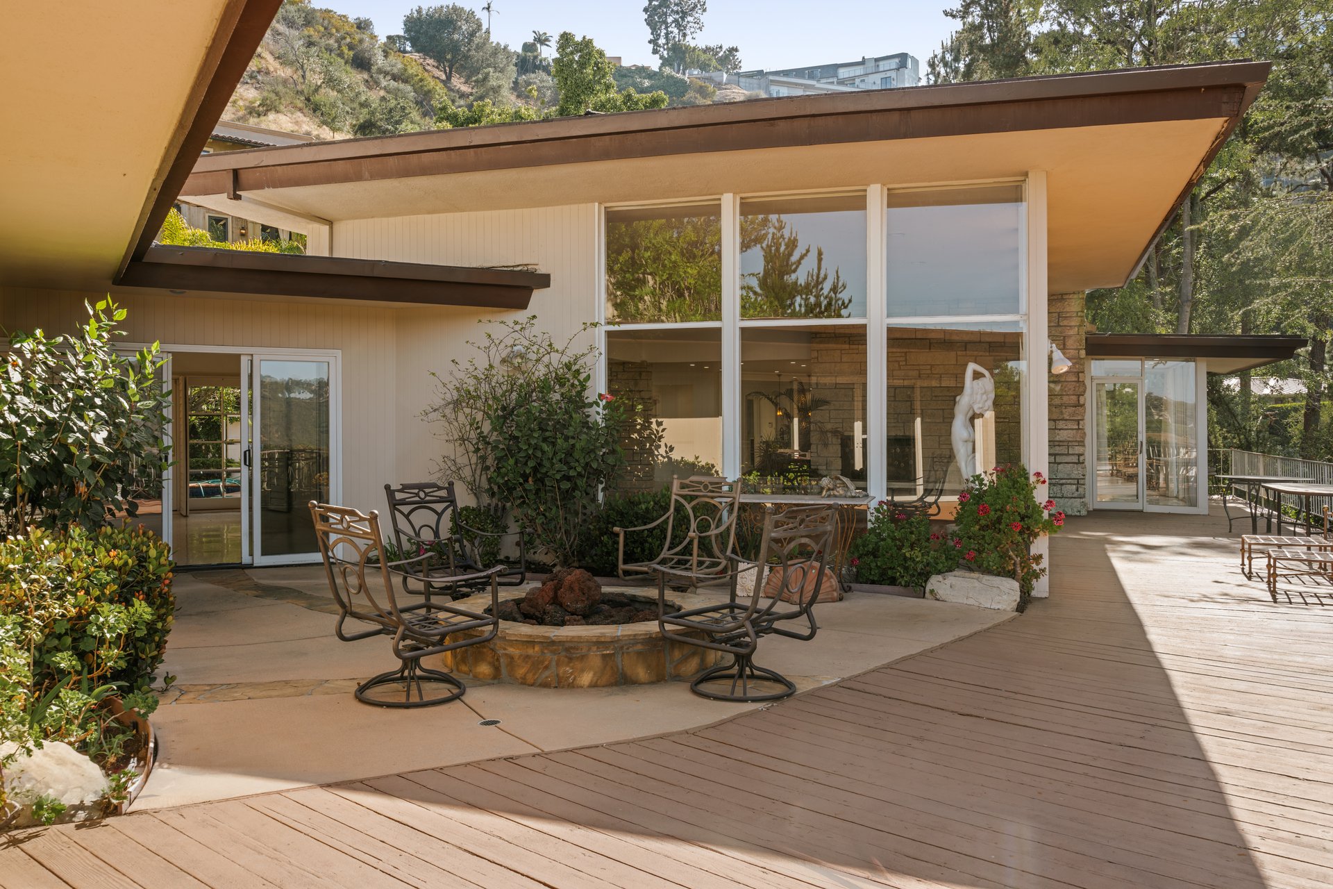 1743 Stone Canyon Rd