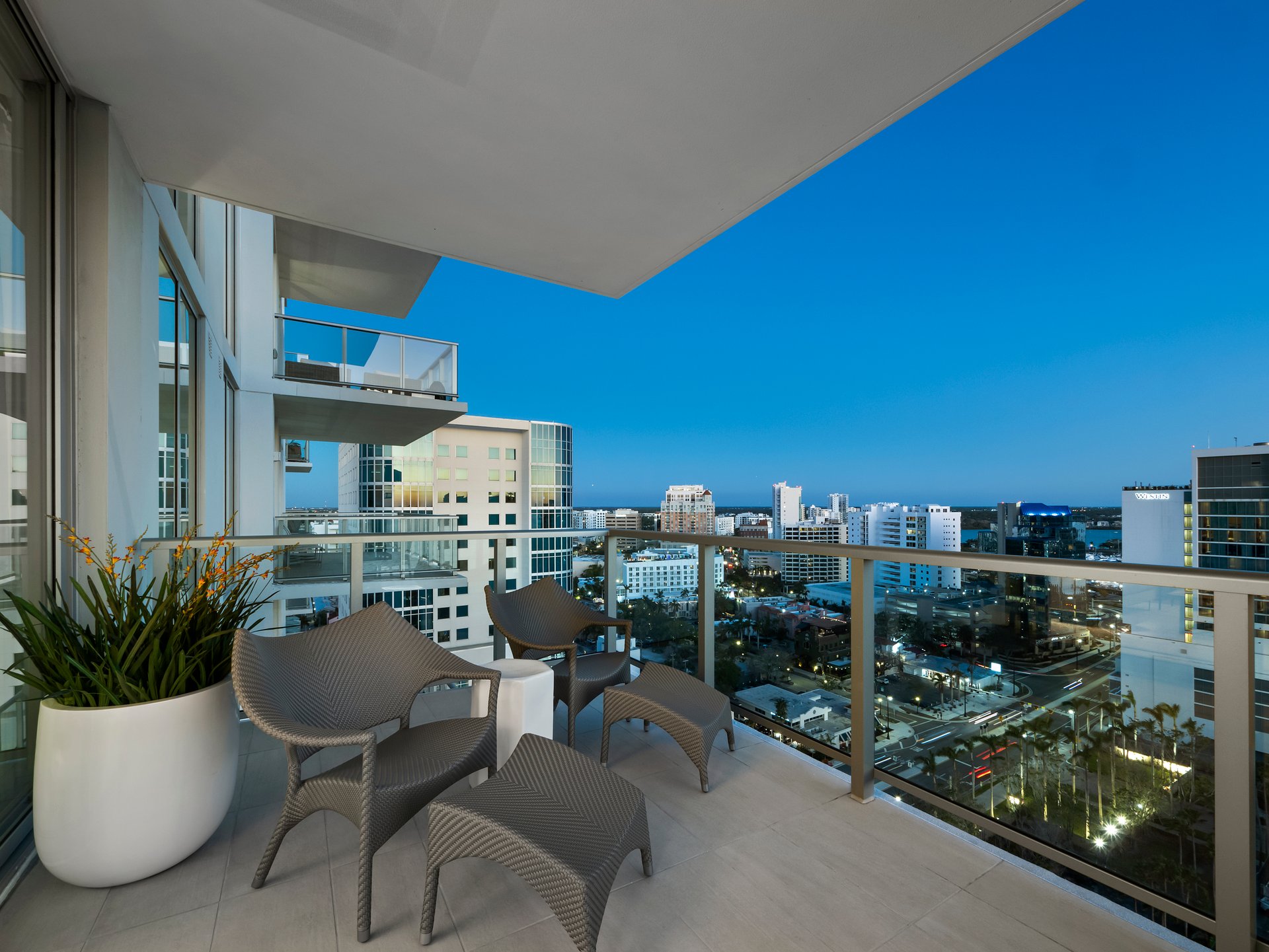 301 QUAY COMMONS #1708