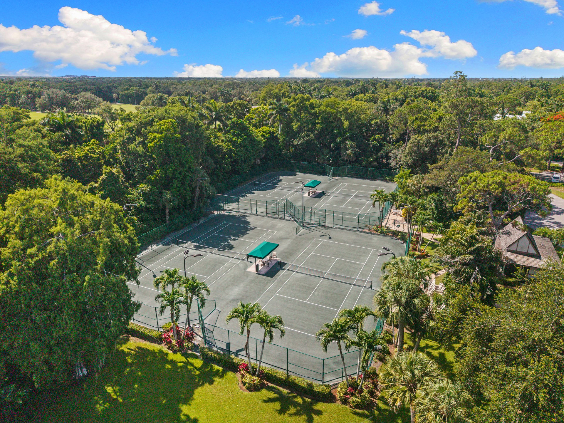 WILDERNESS COUNTRY CLUB 