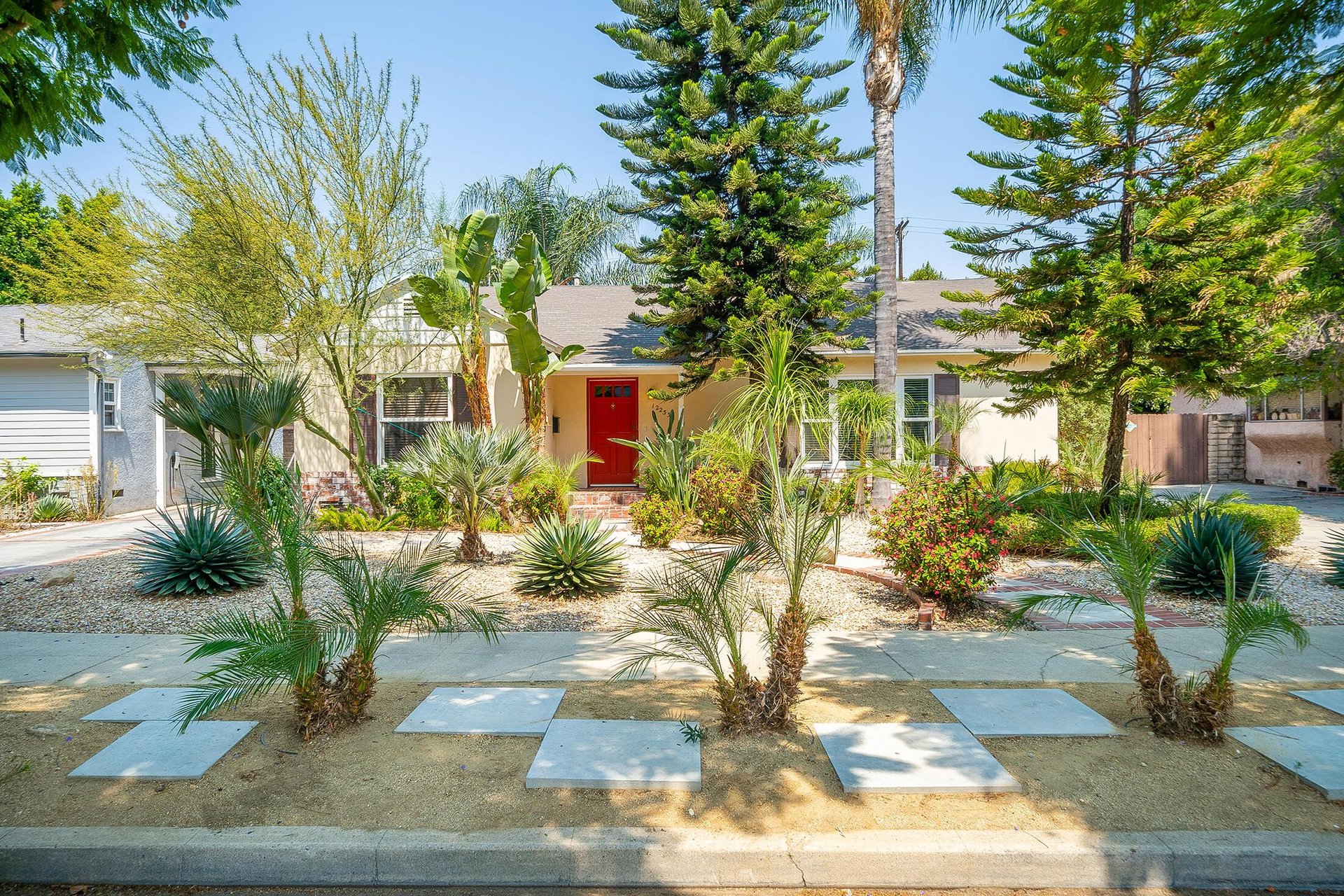 12233 La Maida ST