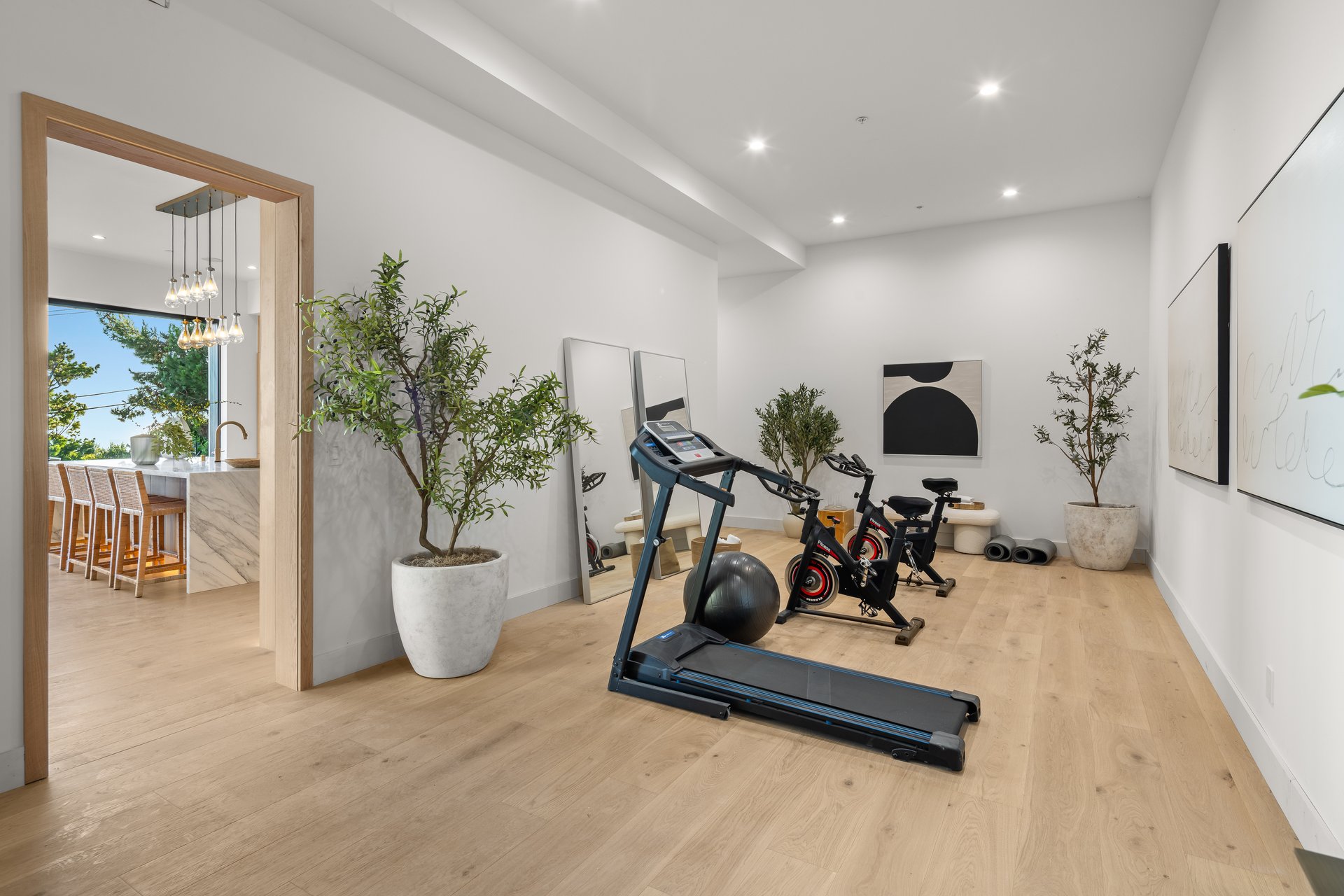 4732 Avenida Del Mar
