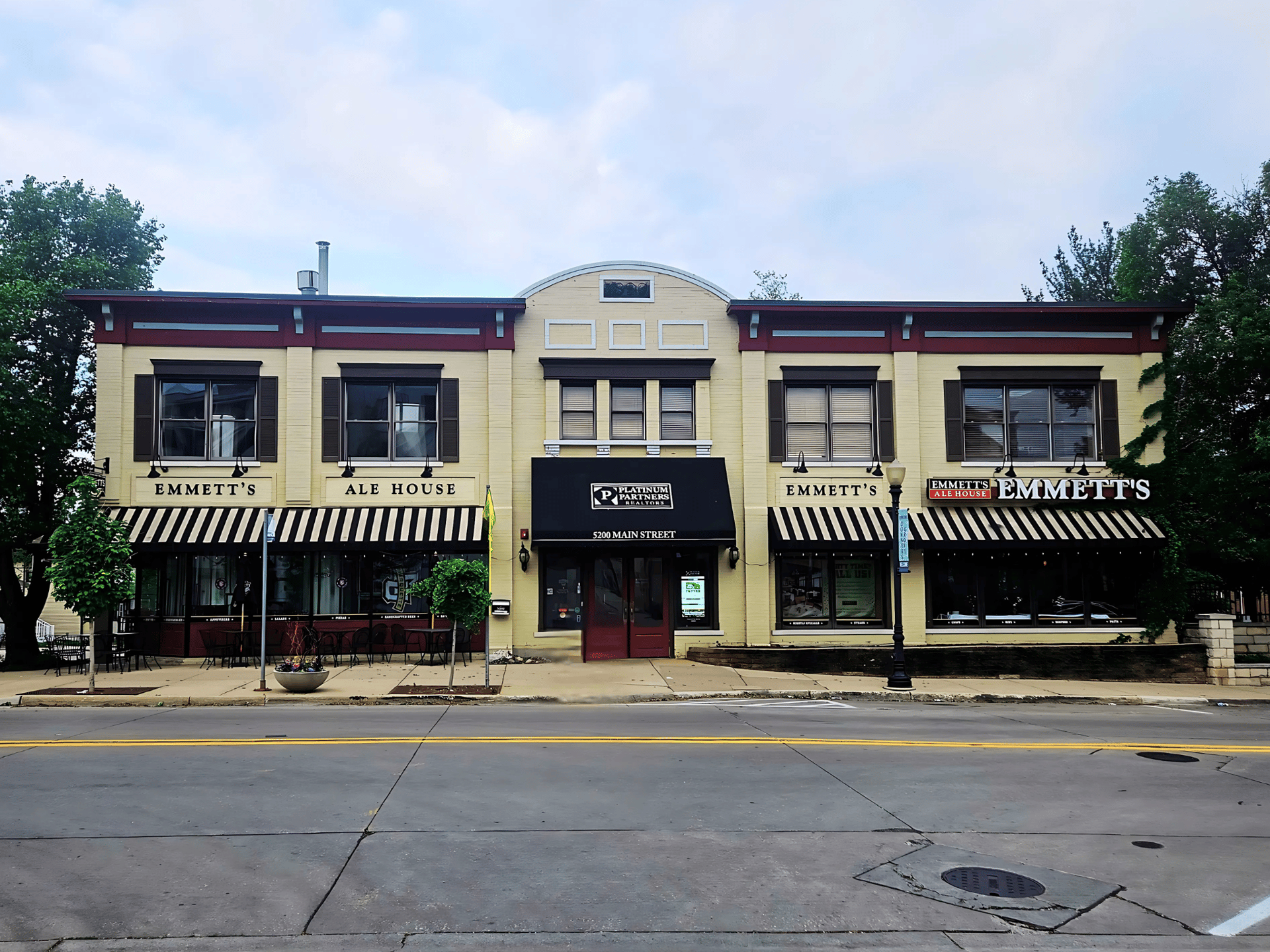 Premier Downtown Downers Grove Restaurant 