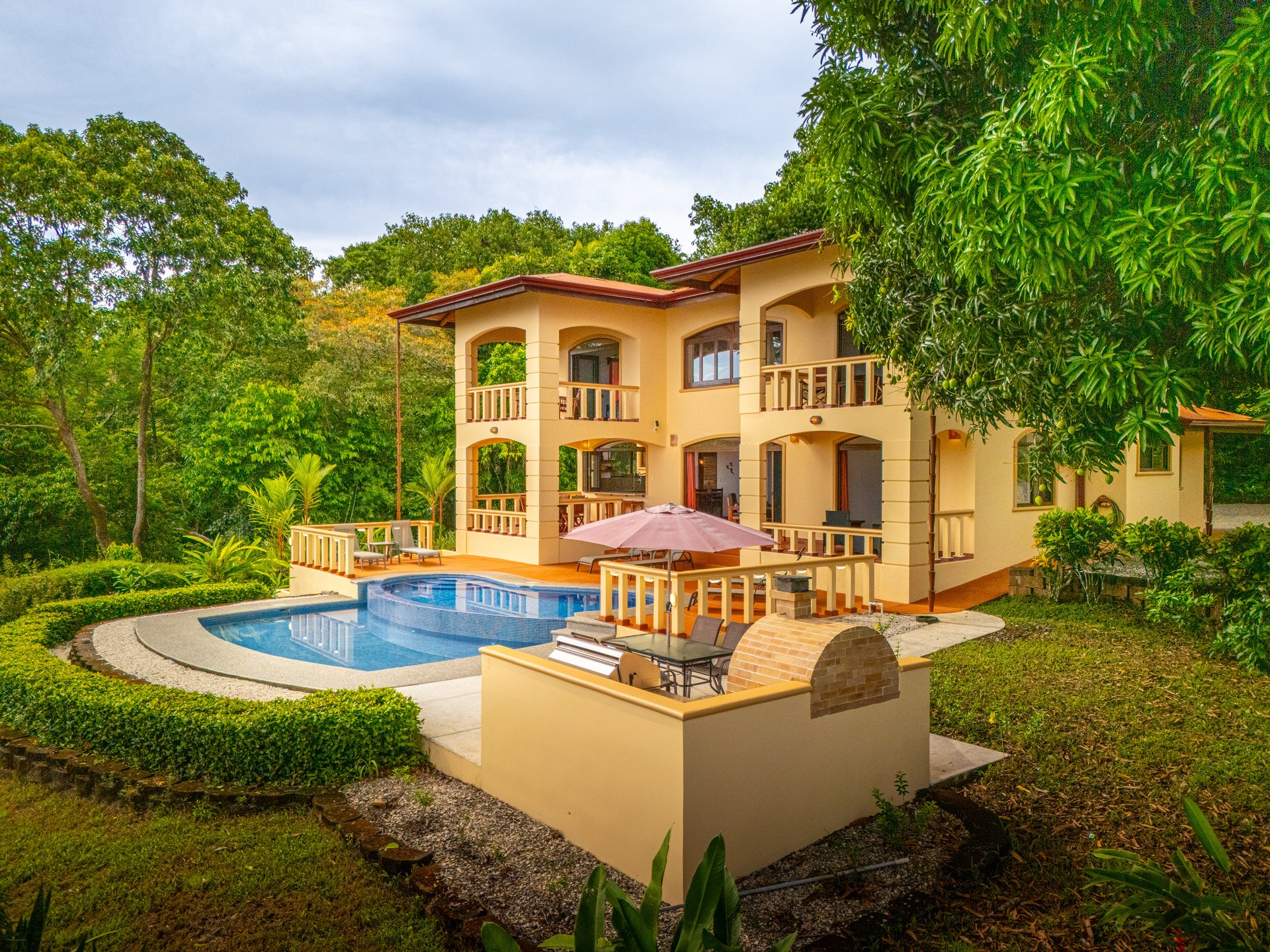 Classic Luxury at Casa Ceiba, Coastal Ocean View 4 Bedroom Home Near Uvita
