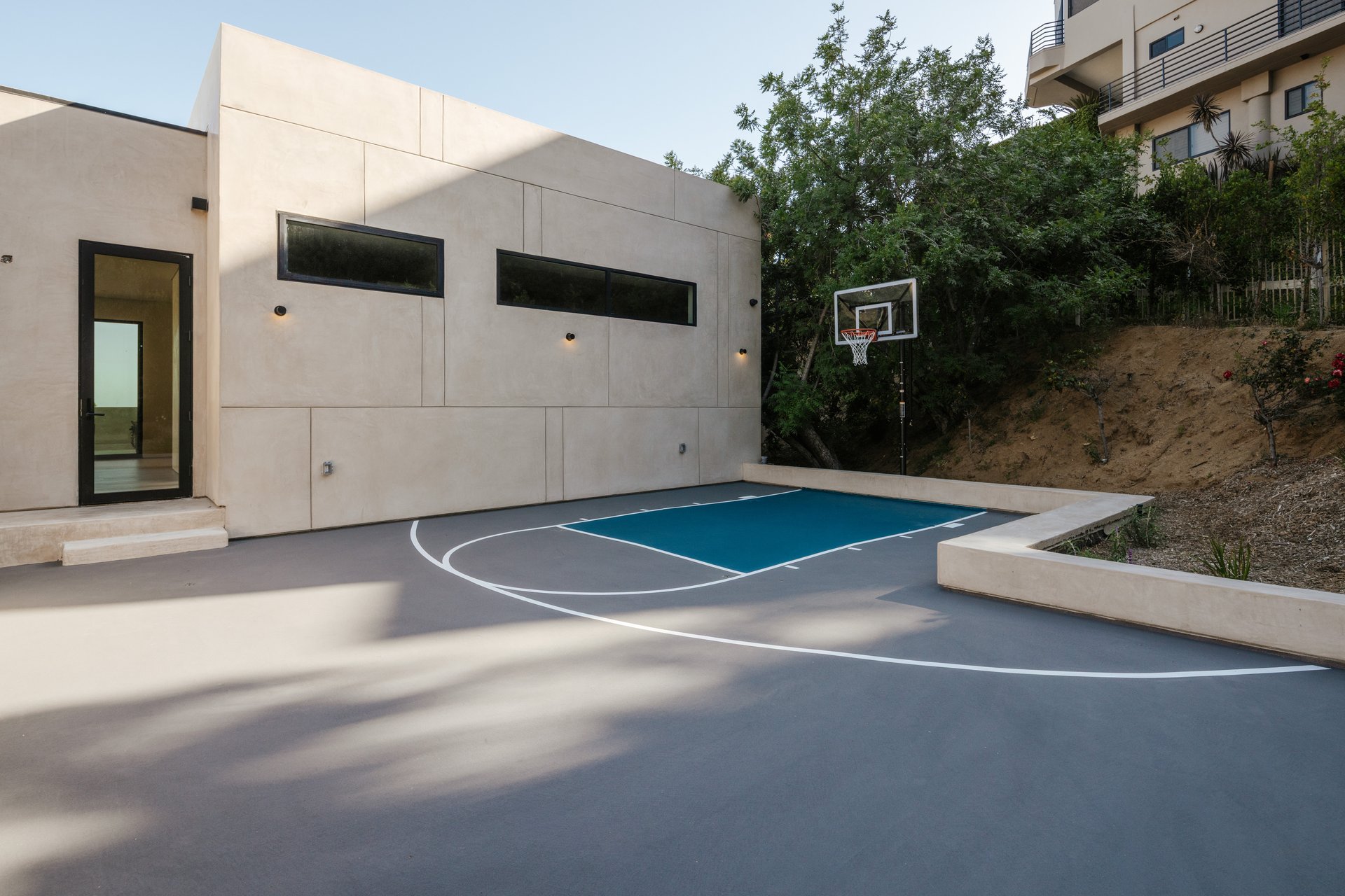9262 Thrush Way, Hollywood Hills