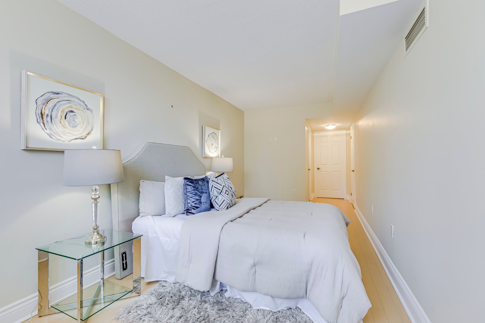 185 Robinson St 205