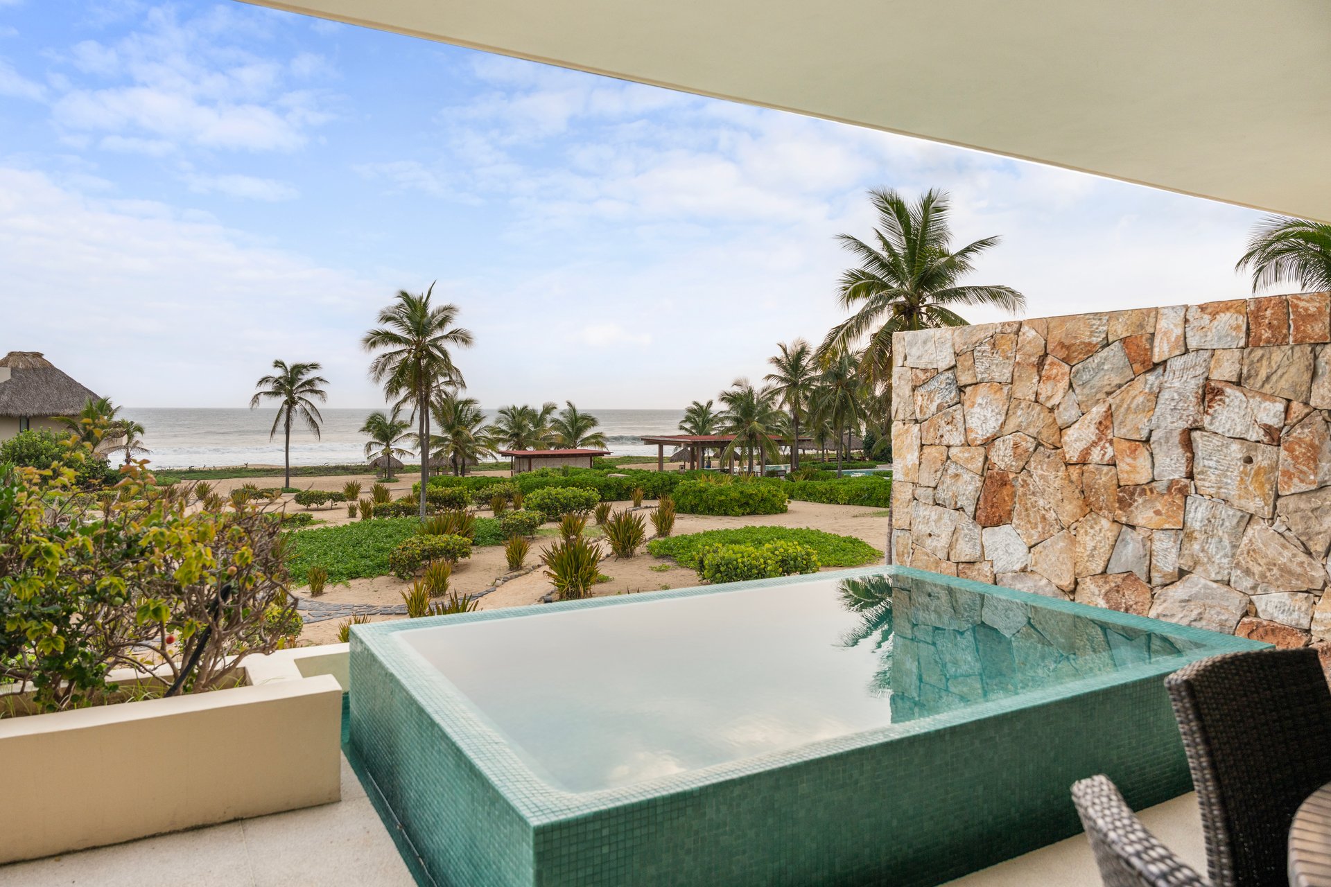 Marea Beachfront Villa H46