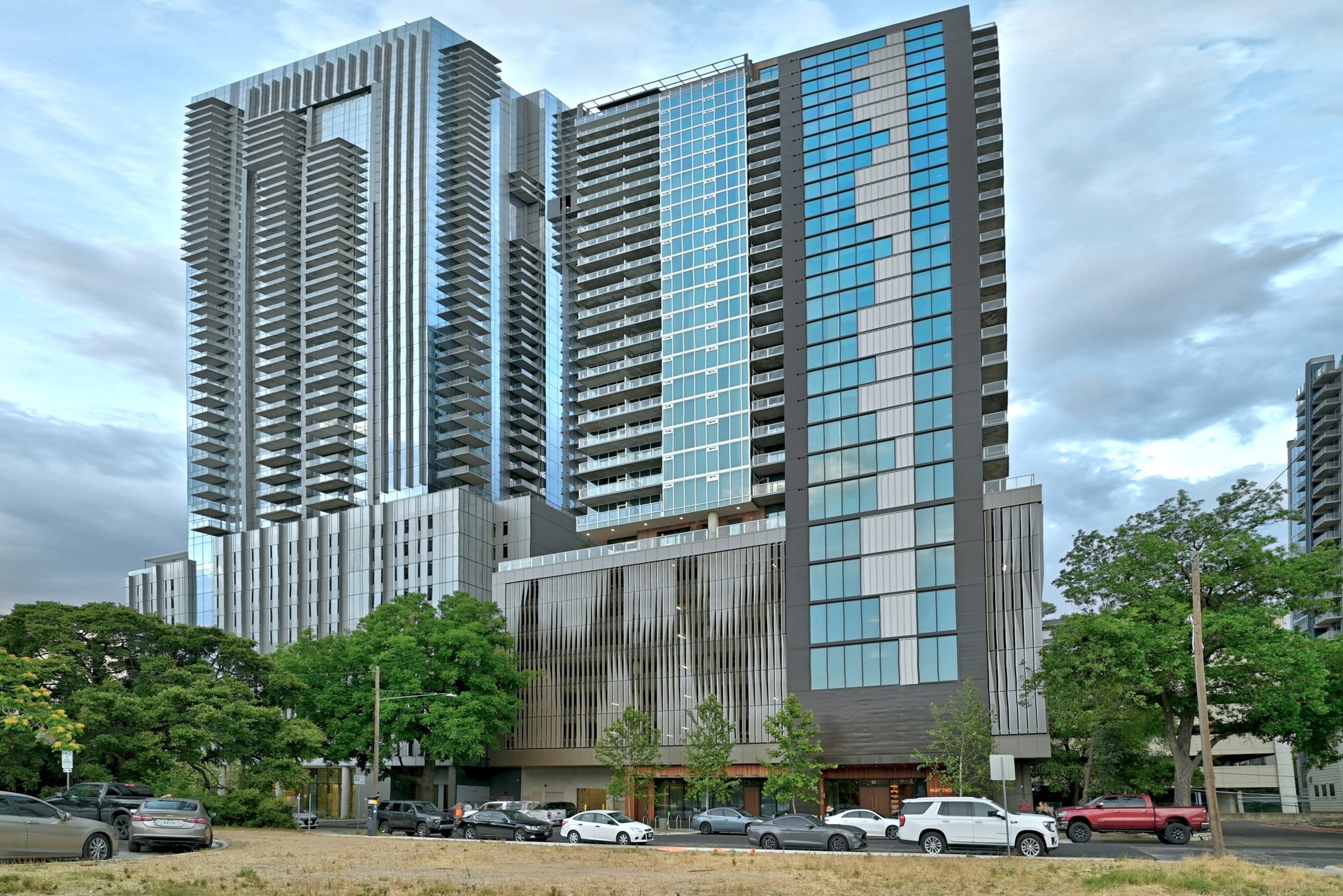 48 East Avenue #1310