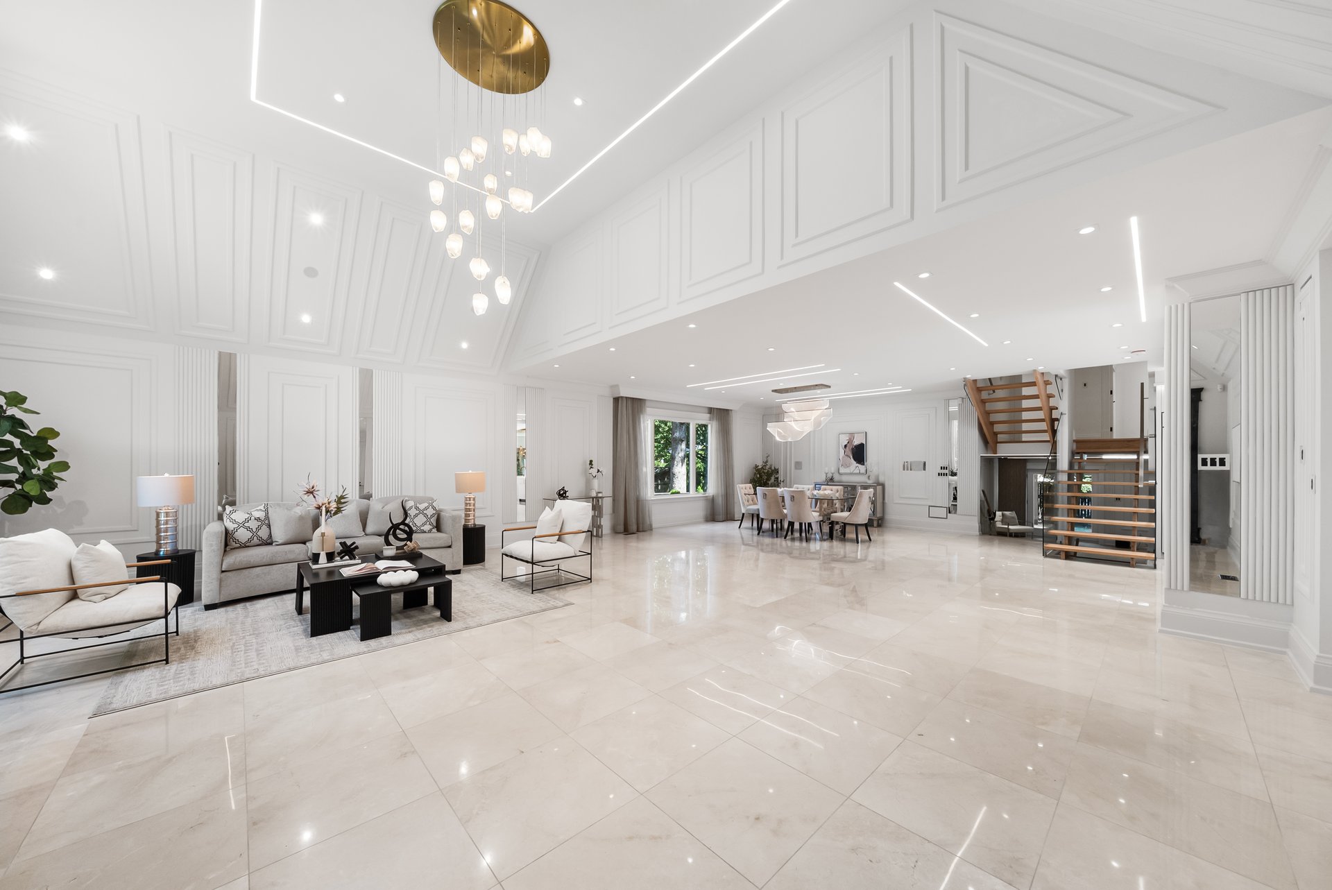  3168 Lakeshore Rd W