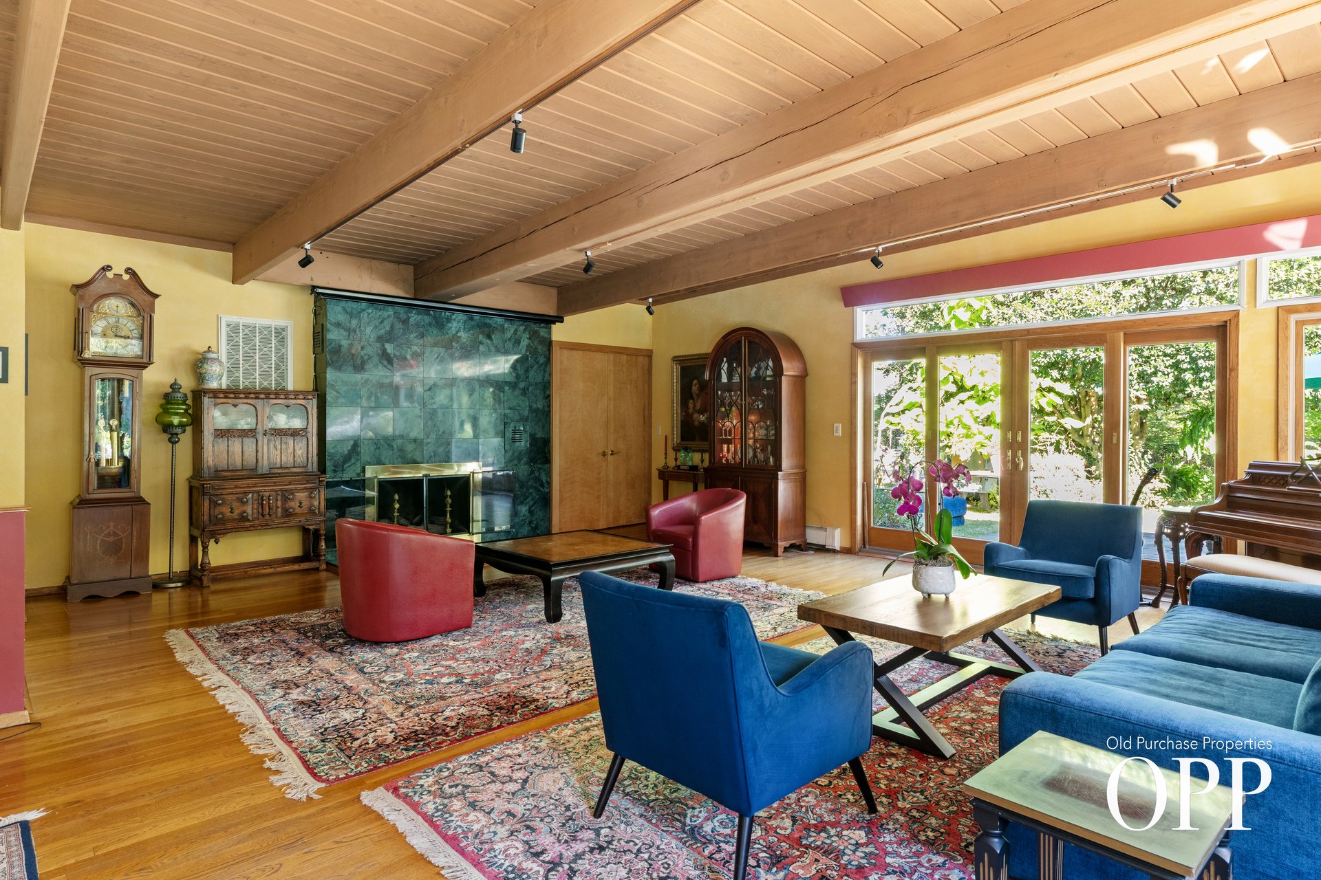 Hollywood: A Waterfront Modernist Retreat on 3.5 Acres