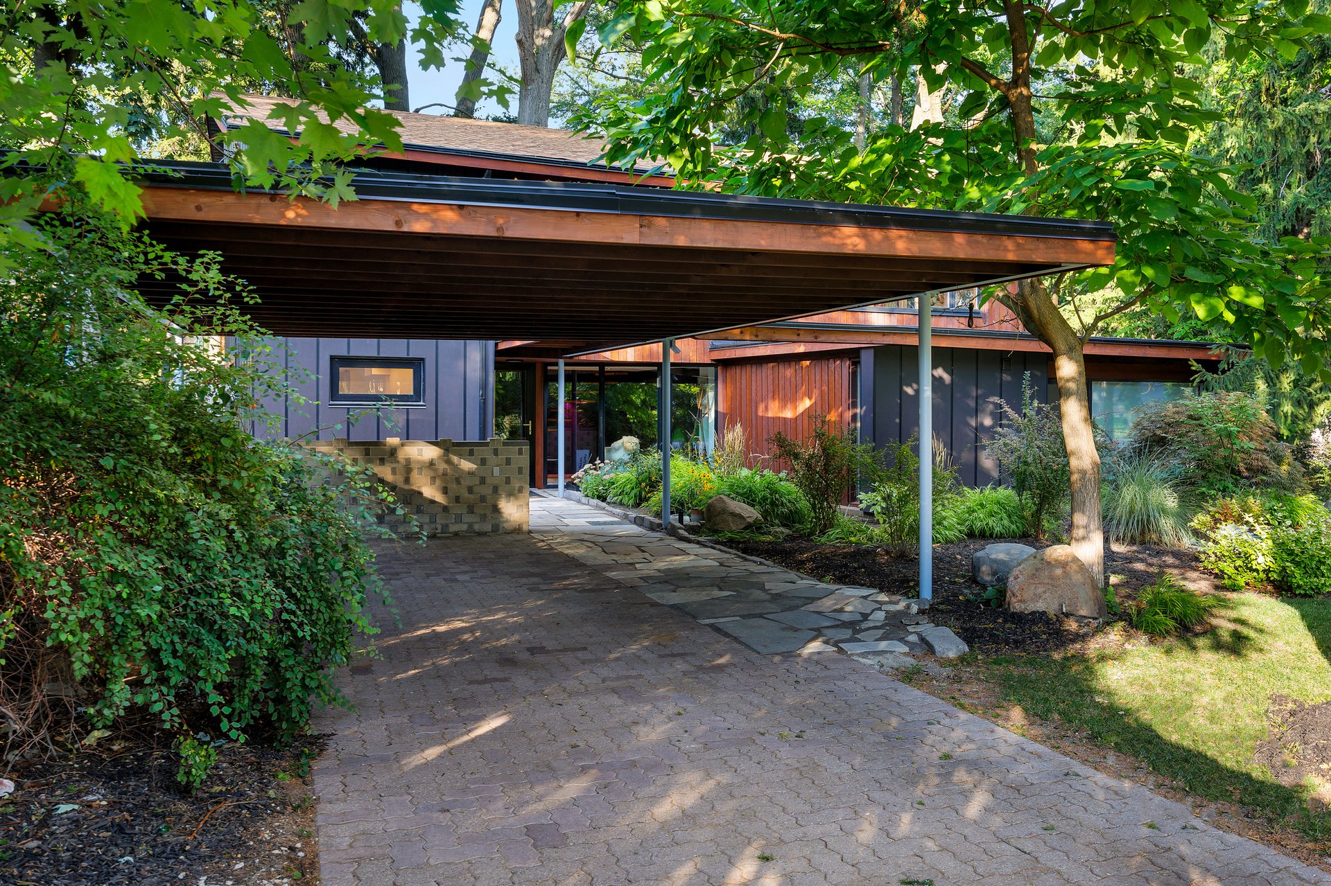 Kingsway Mid-Century Modern