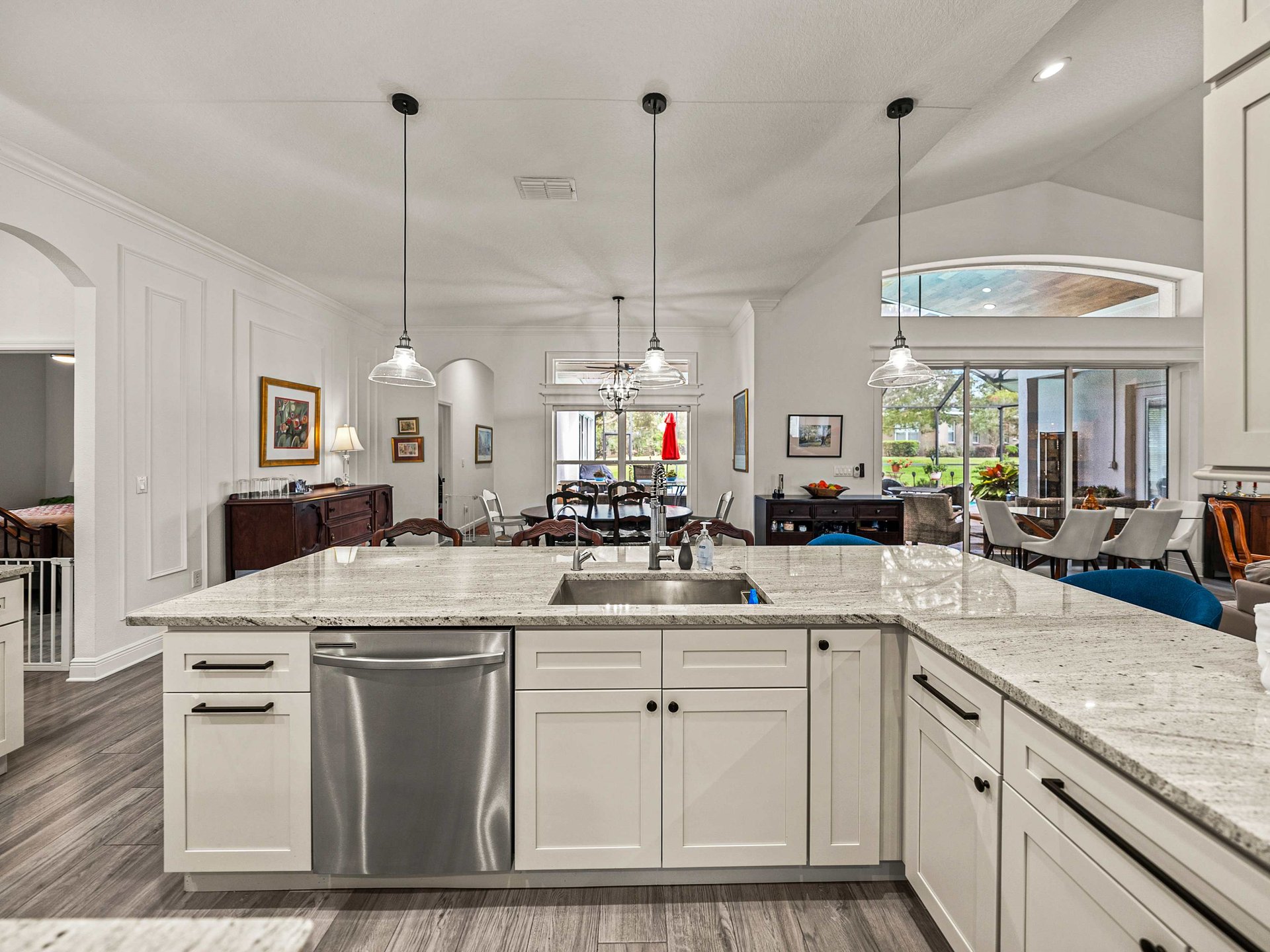 13228 THOROUGHBRED DR