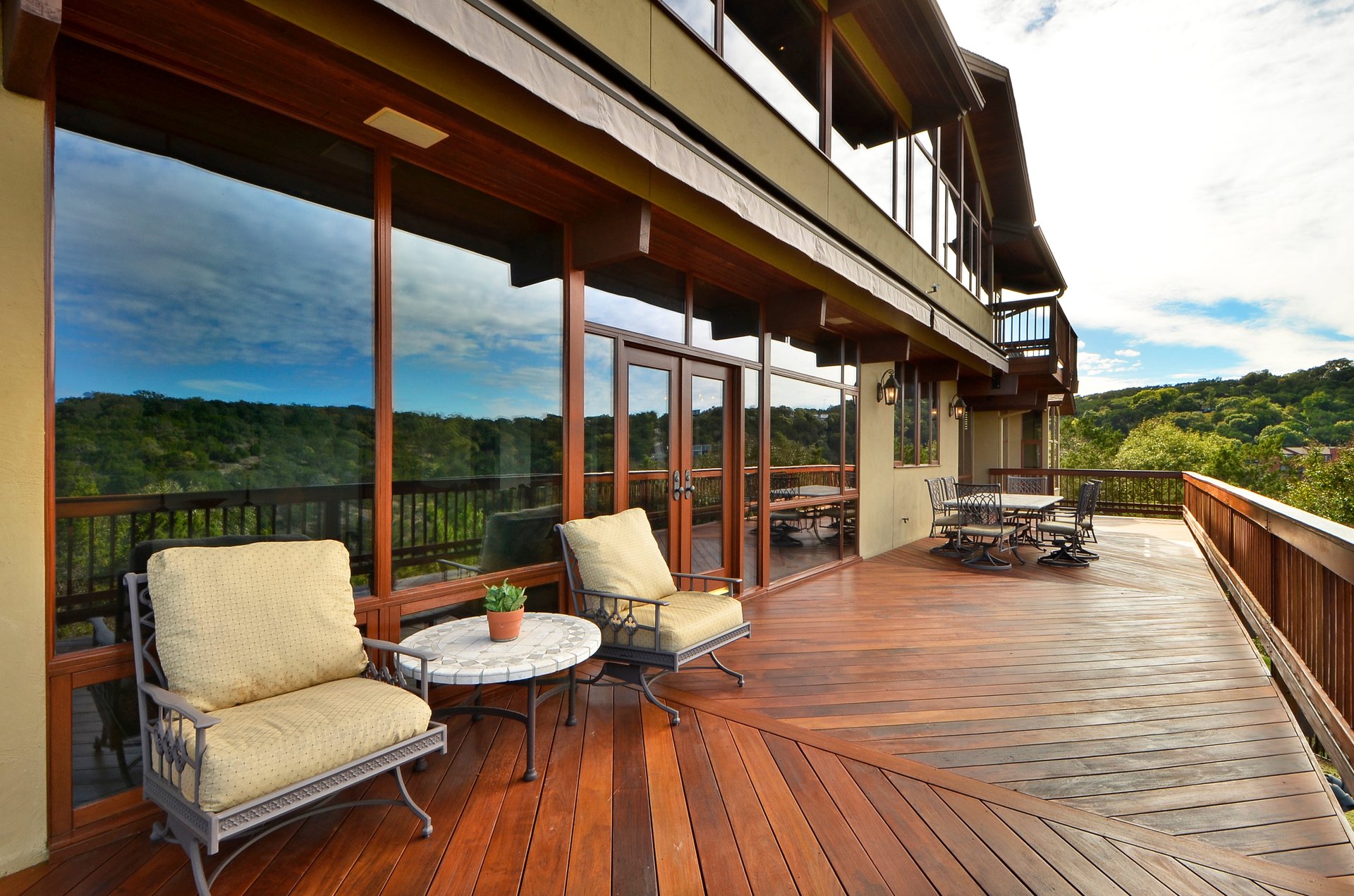 Contemporary Family Retreat
