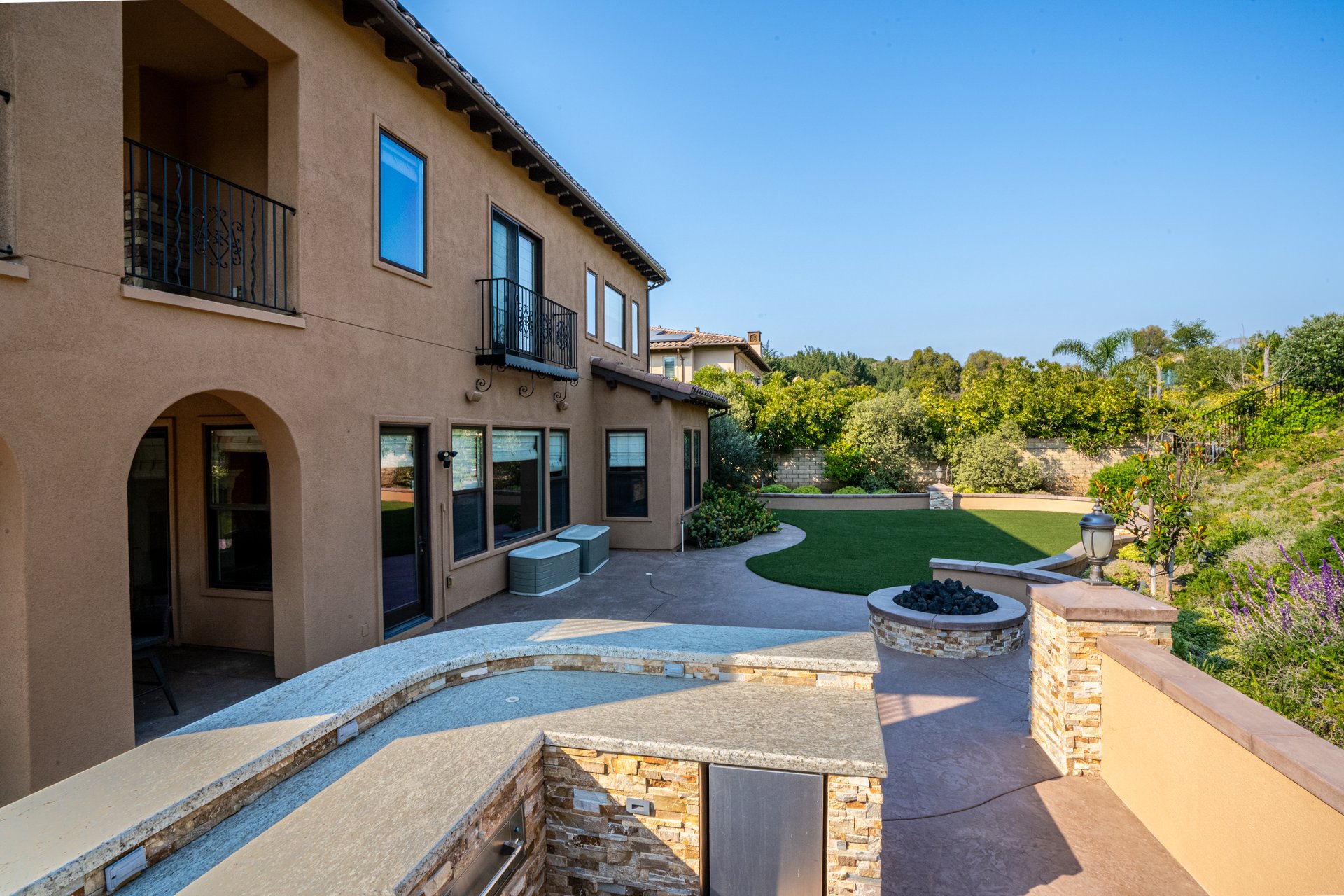 823 Via Sedona